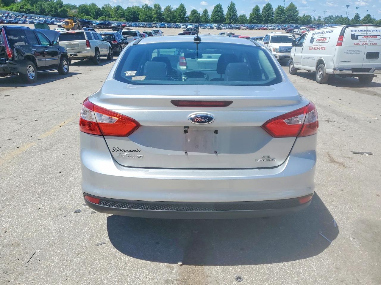 2014 Ford Focus Se Gray vin: 1FADP3F24EL460801
