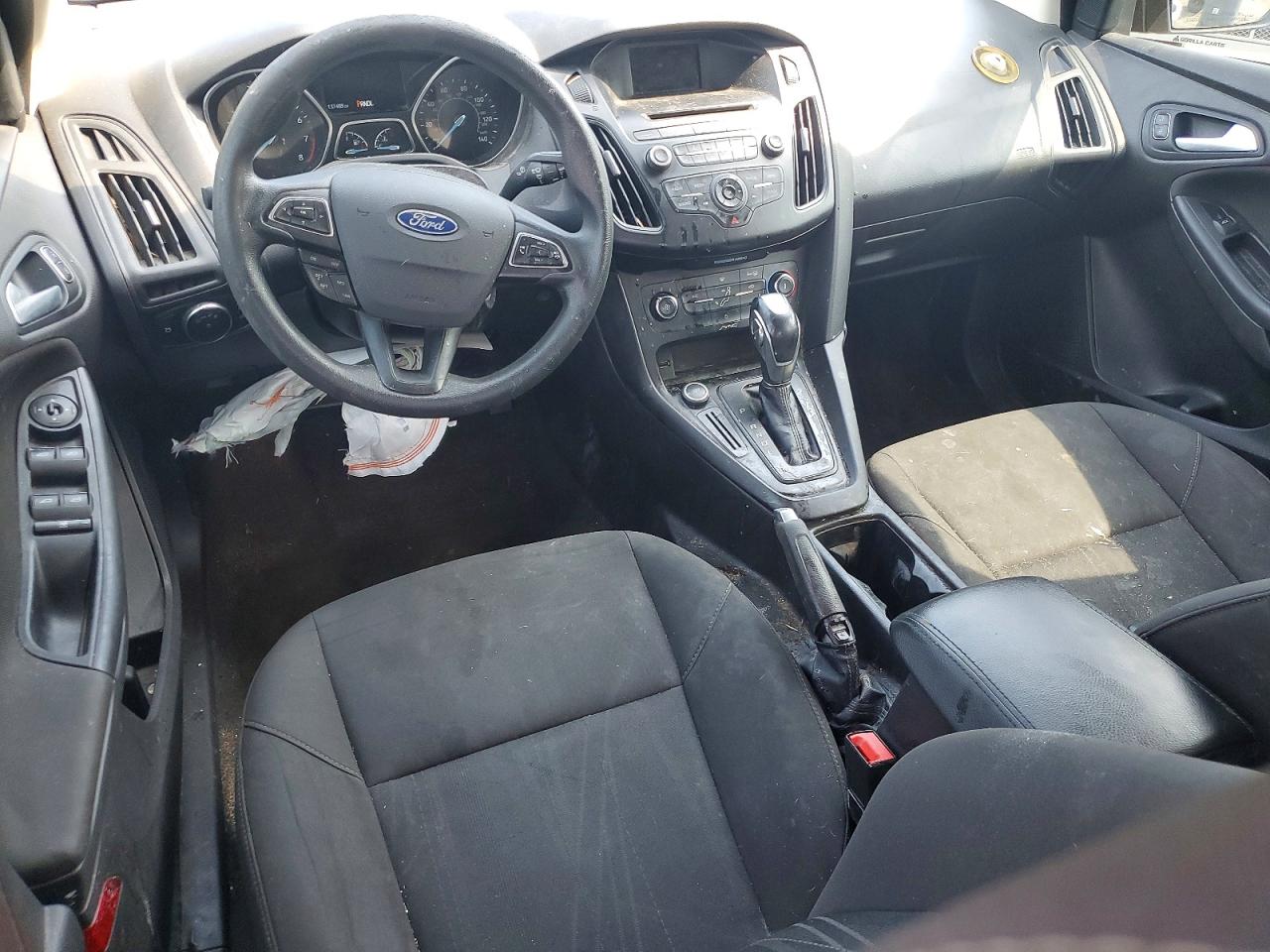 2015 Ford Focus Se Серебряный vin: 1FADP3F24FL205227