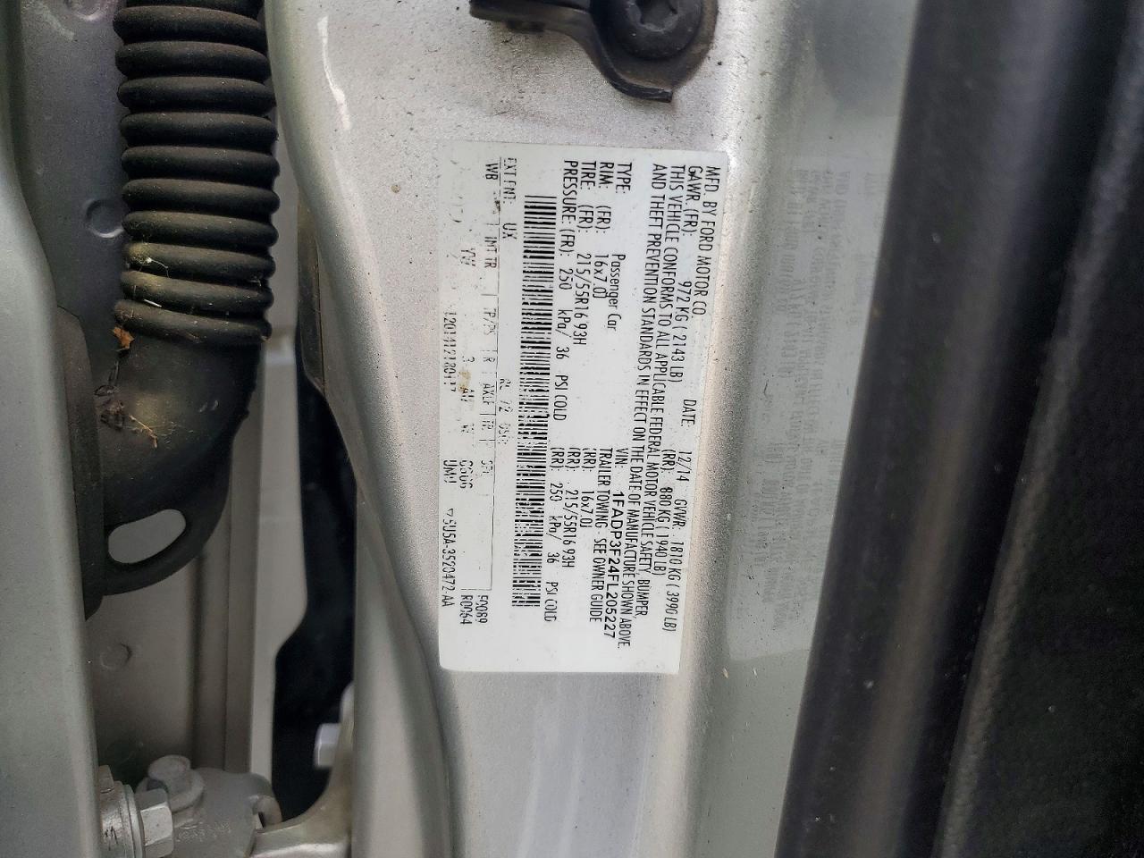 2015 Ford Focus Se Серебряный vin: 1FADP3F24FL205227