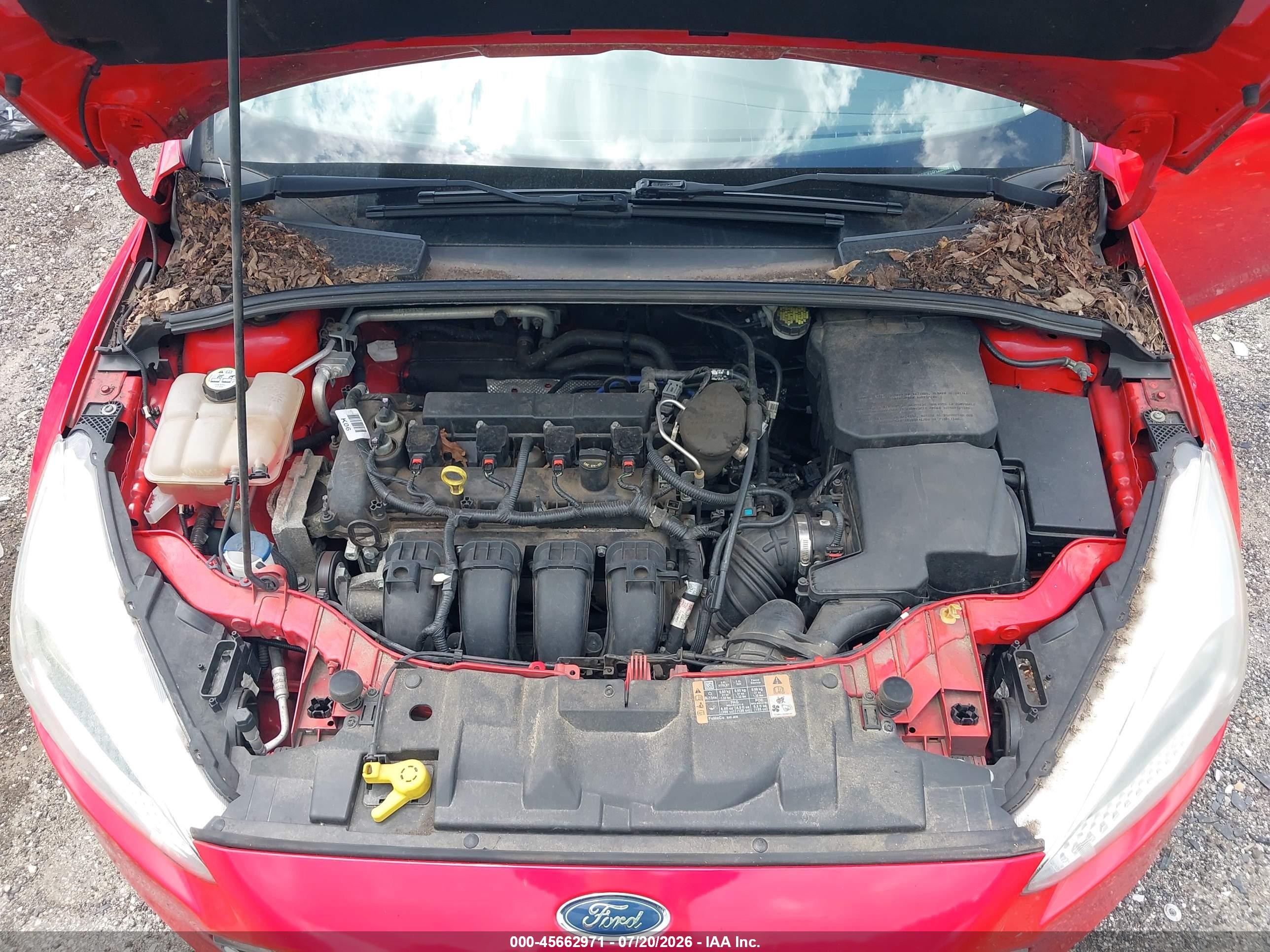 2015 Ford Focus Se Red vin: 1FADP3F24FL208628