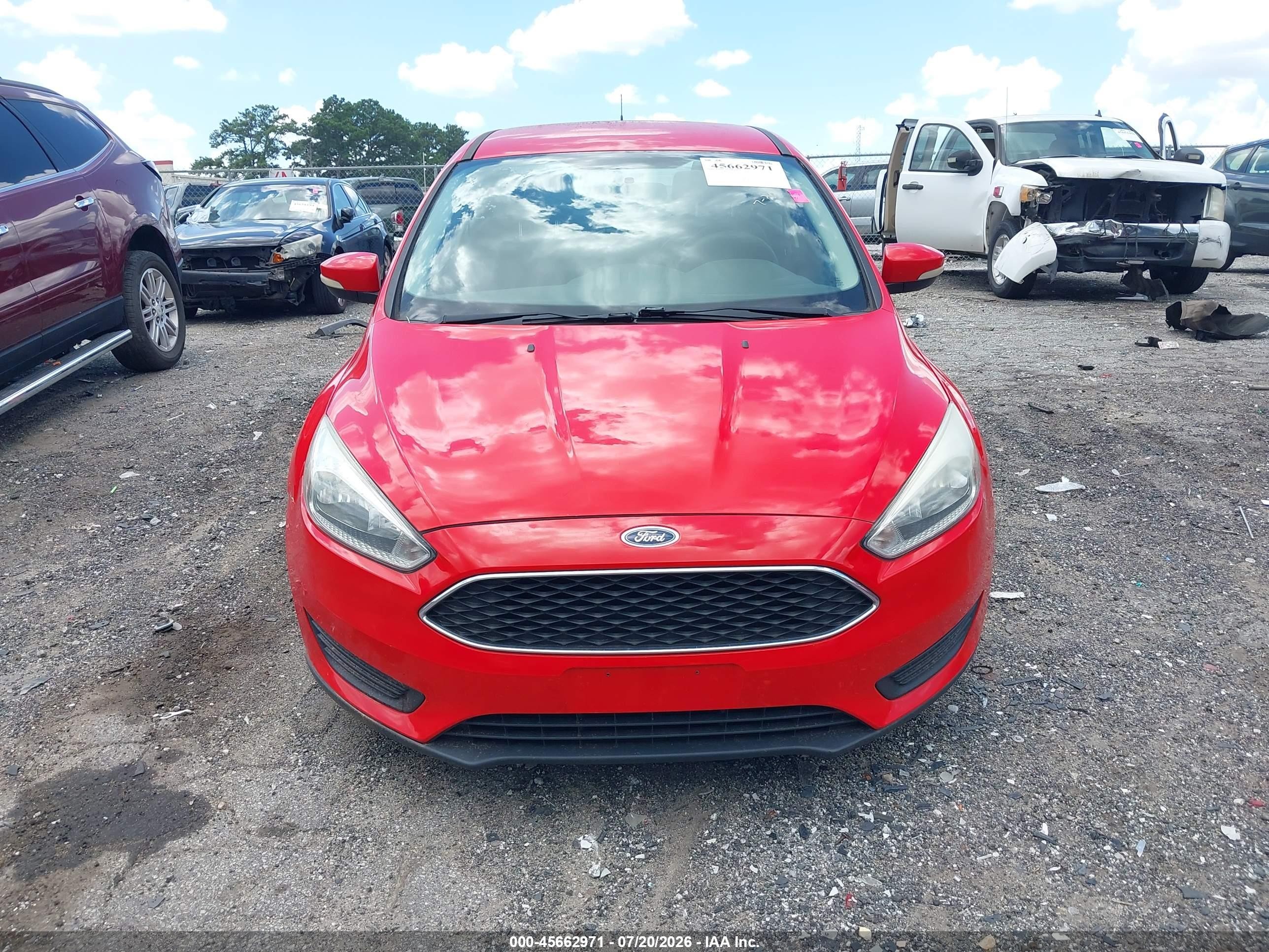 2015 Ford Focus Se Red vin: 1FADP3F24FL208628