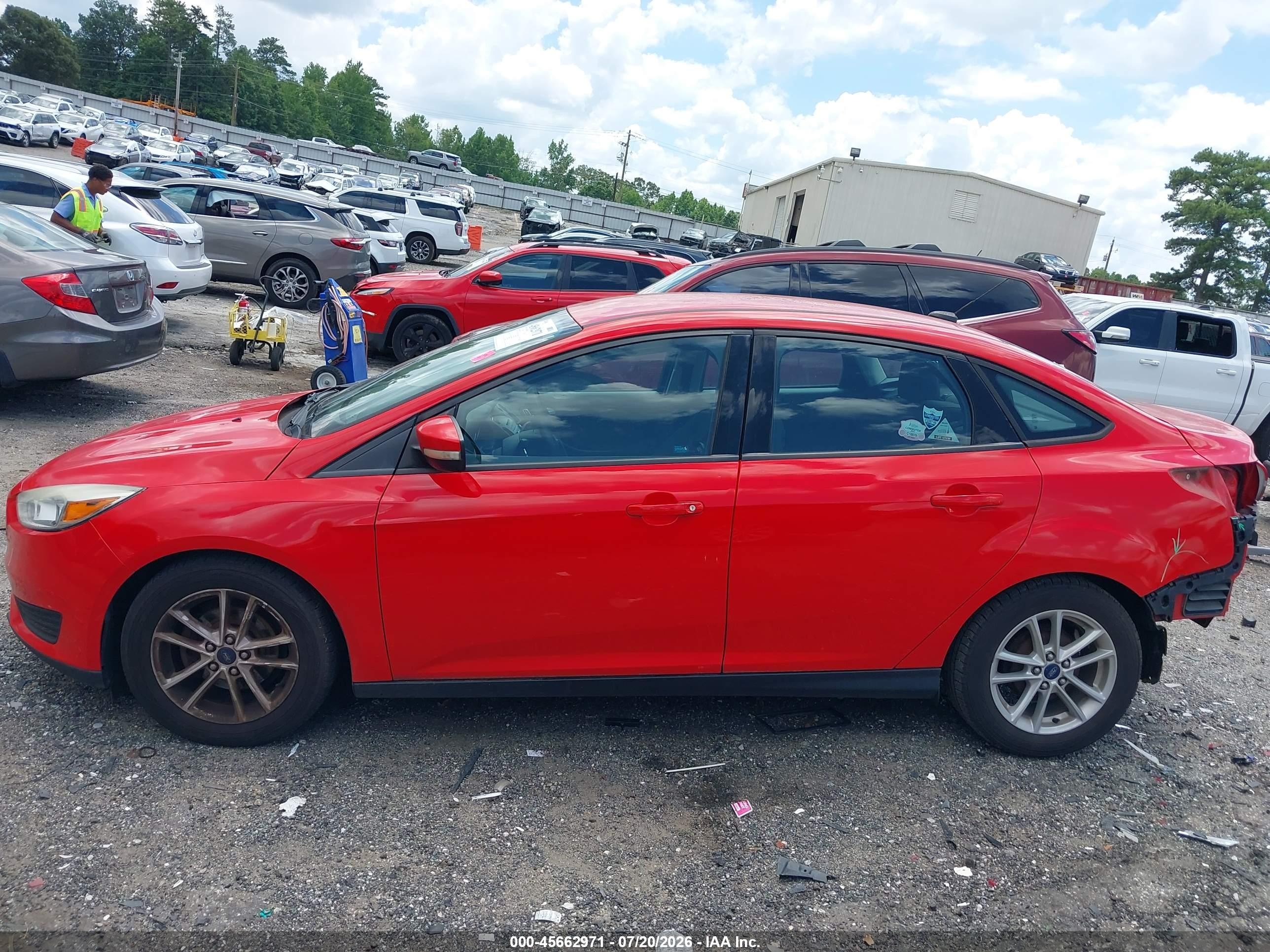 2015 Ford Focus Se Red vin: 1FADP3F24FL208628