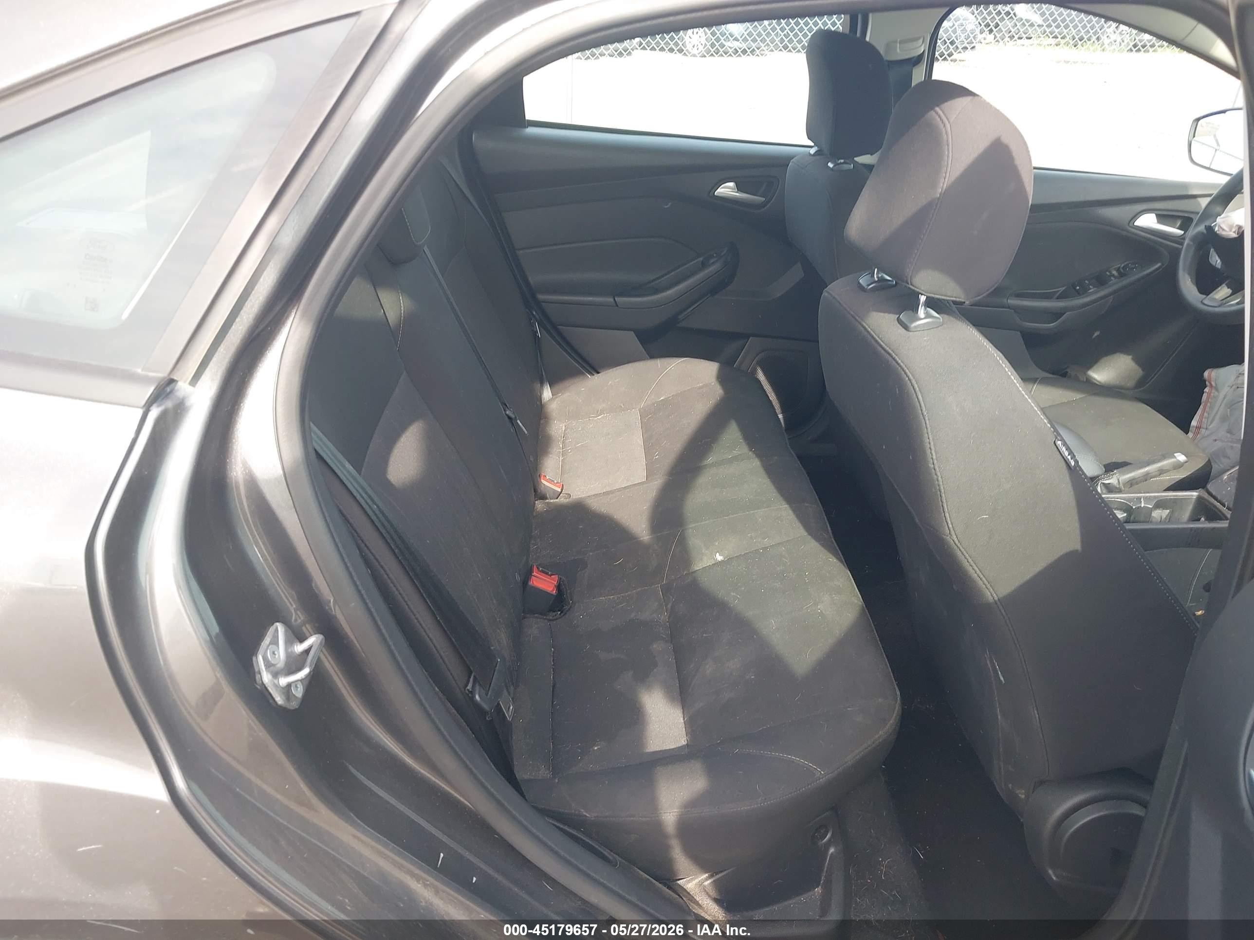 2015 Ford Focus Se Gray vin: 1FADP3F24FL209620
