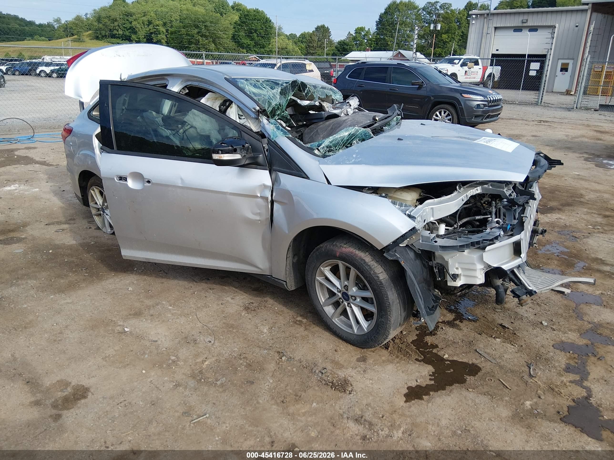 2015 Ford Focus Se Silver vin: 1FADP3F24FL217409