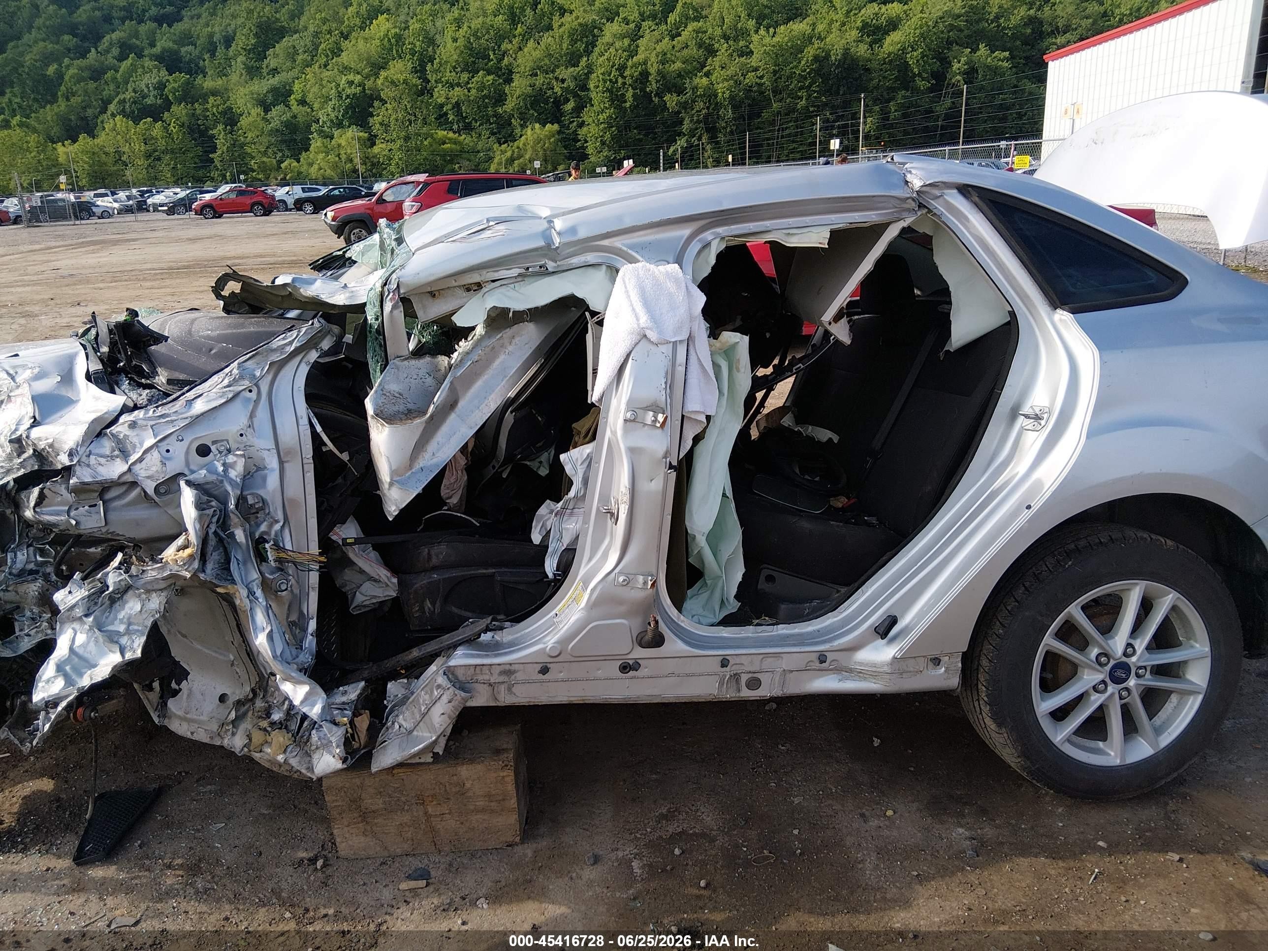 2015 Ford Focus Se Silver vin: 1FADP3F24FL217409