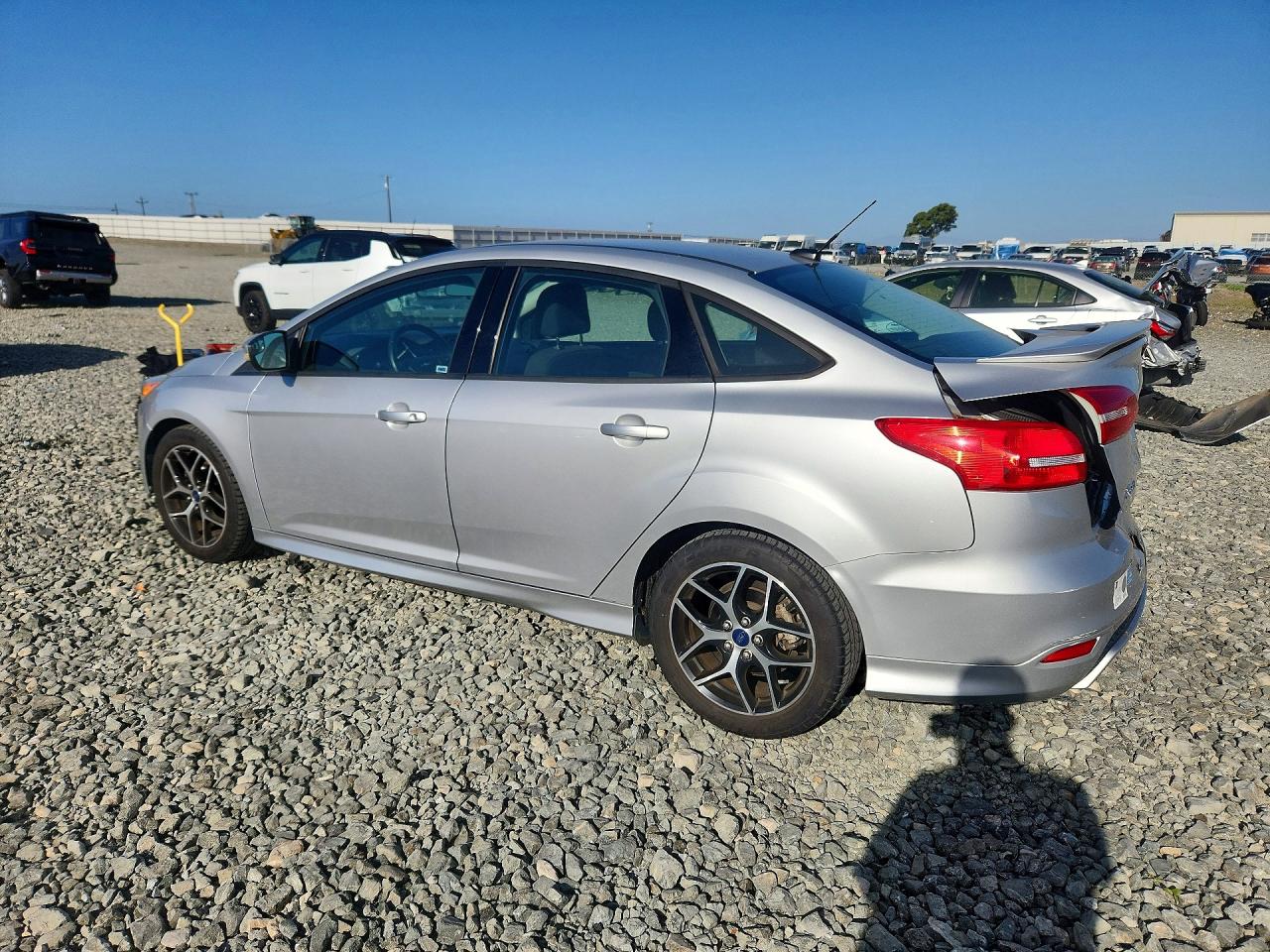 2015 Ford Focus Se Silver vin: 1FADP3F24FL232413