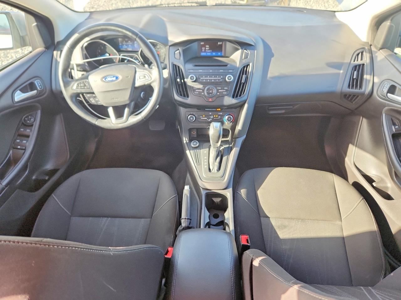 2015 Ford Focus Se Silver vin: 1FADP3F24FL232413