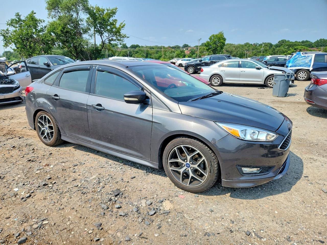 2015 Ford Focus Se Серый vin: 1FADP3F24FL237885