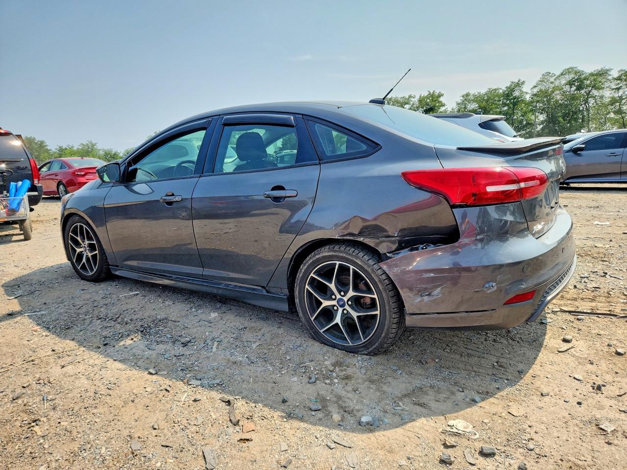 2015 Ford Focus Se Серый vin: 1FADP3F24FL237885