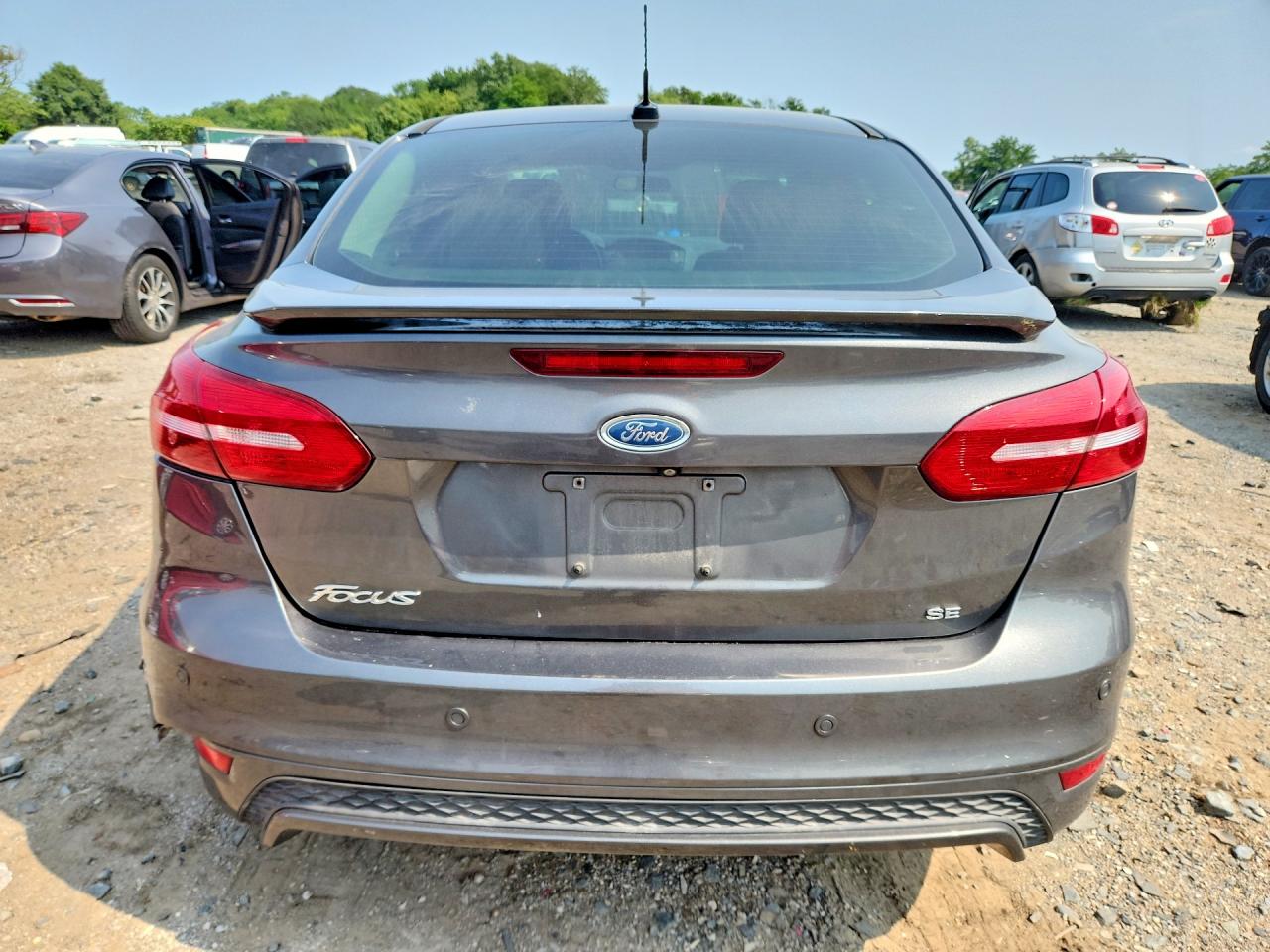 2015 Ford Focus Se Серый vin: 1FADP3F24FL237885