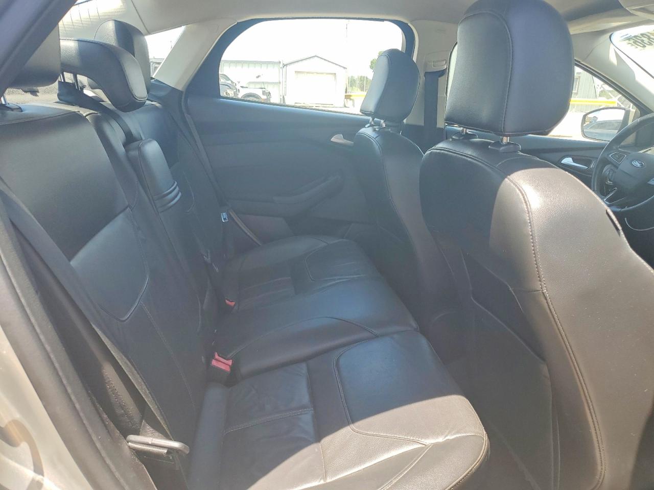 2015 Ford Focus Se Tan vin: 1FADP3F24FL255545