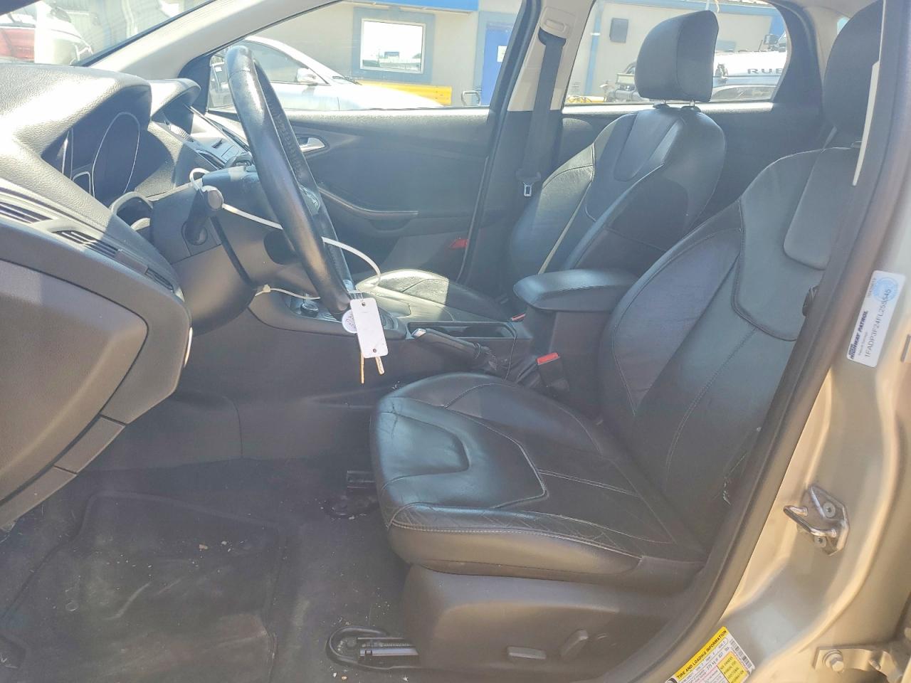 2015 Ford Focus Se Tan vin: 1FADP3F24FL255545