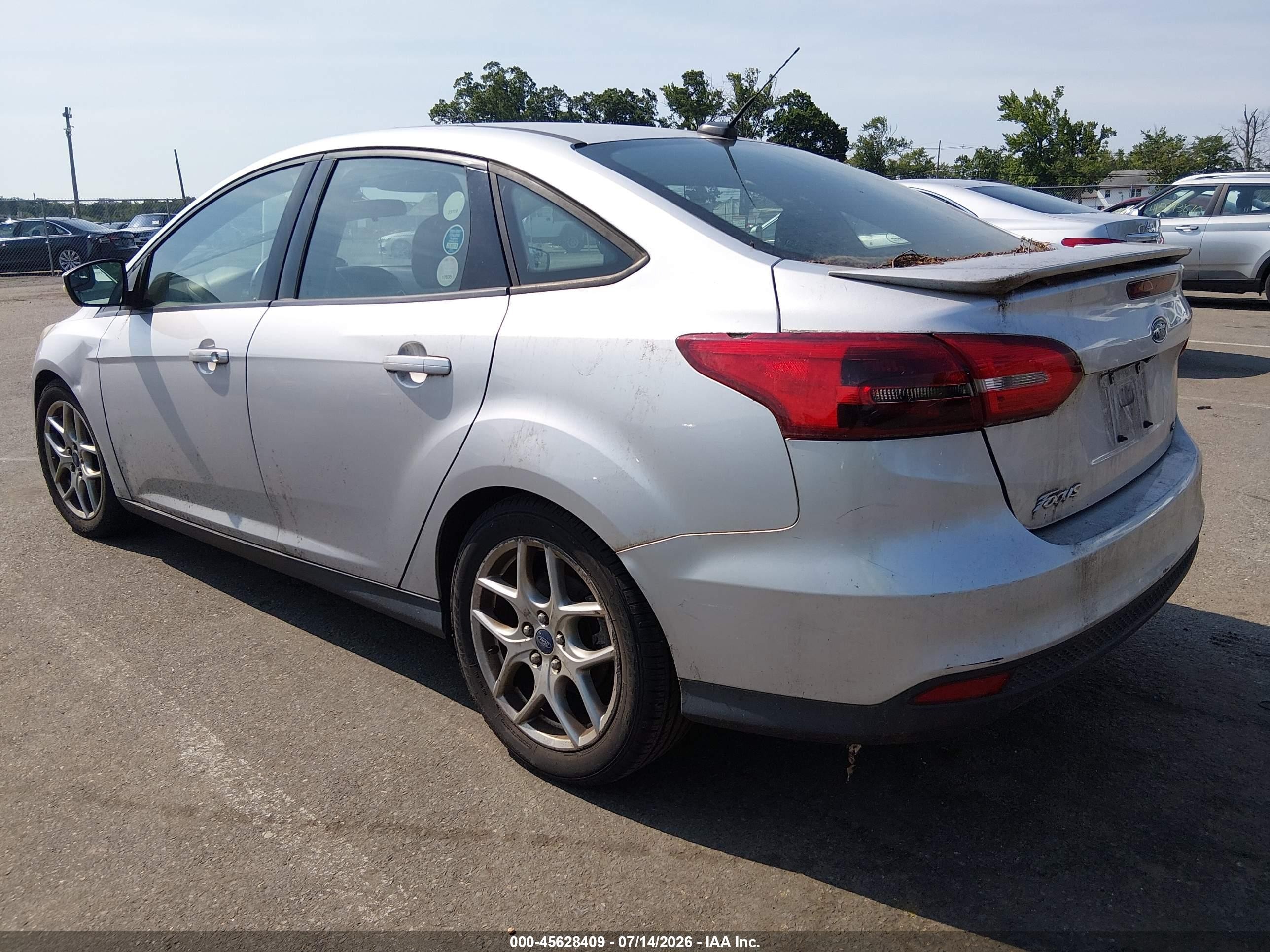 2015 Ford Focus Se Silver vin: 1FADP3F24FL267209