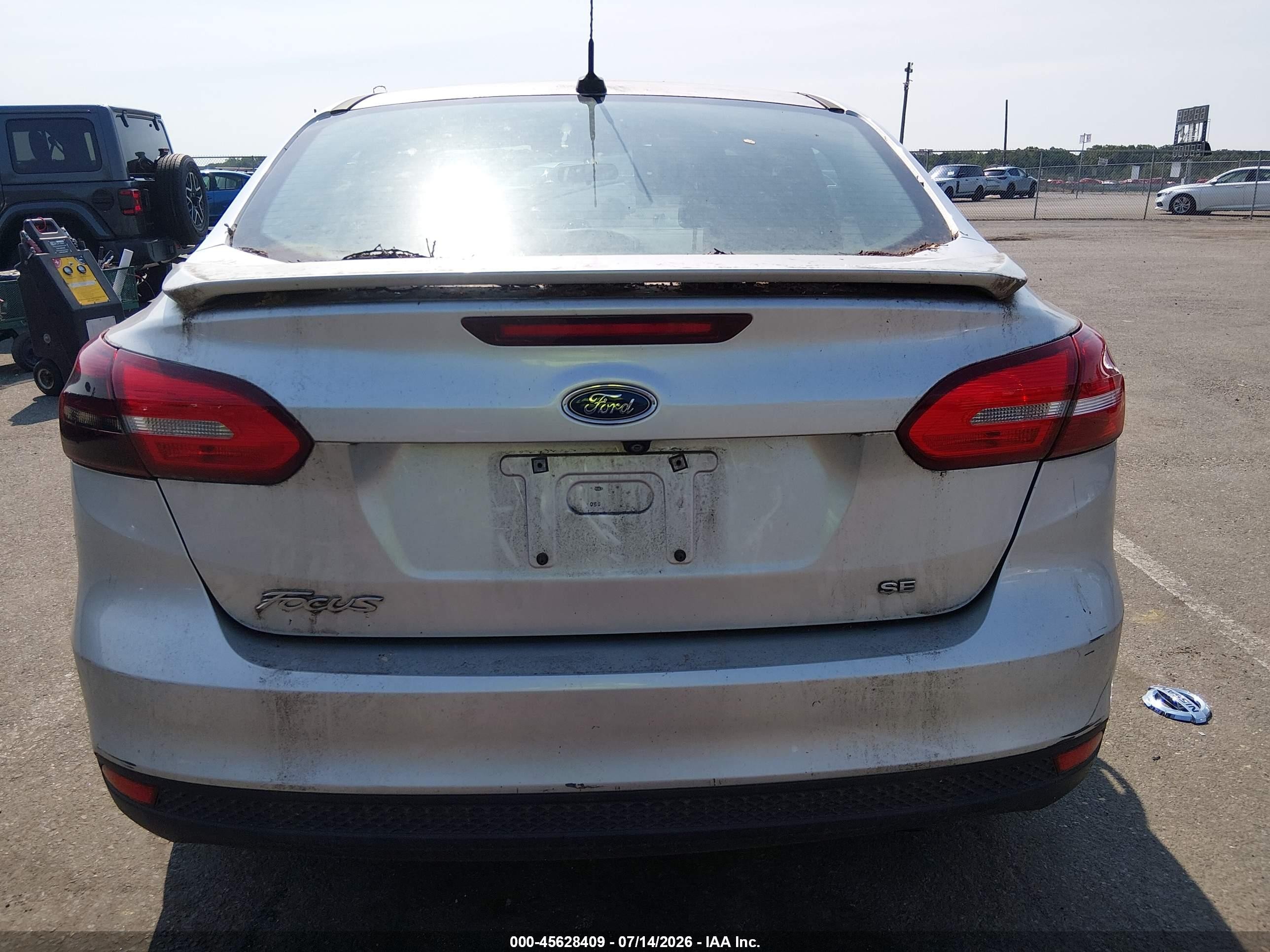2015 Ford Focus Se Silver vin: 1FADP3F24FL267209