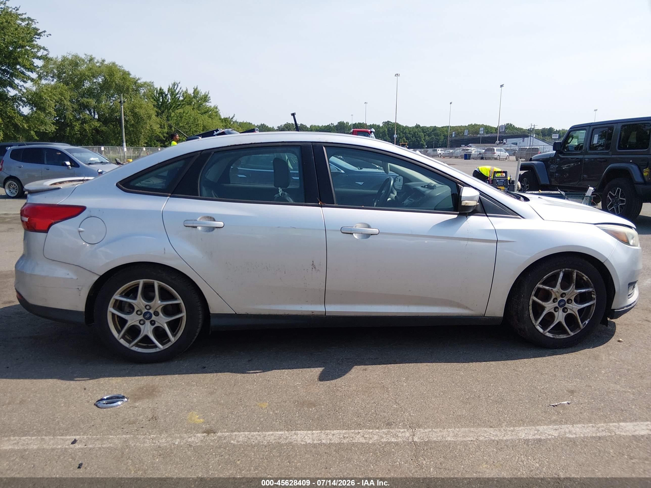 2015 Ford Focus Se Silver vin: 1FADP3F24FL267209
