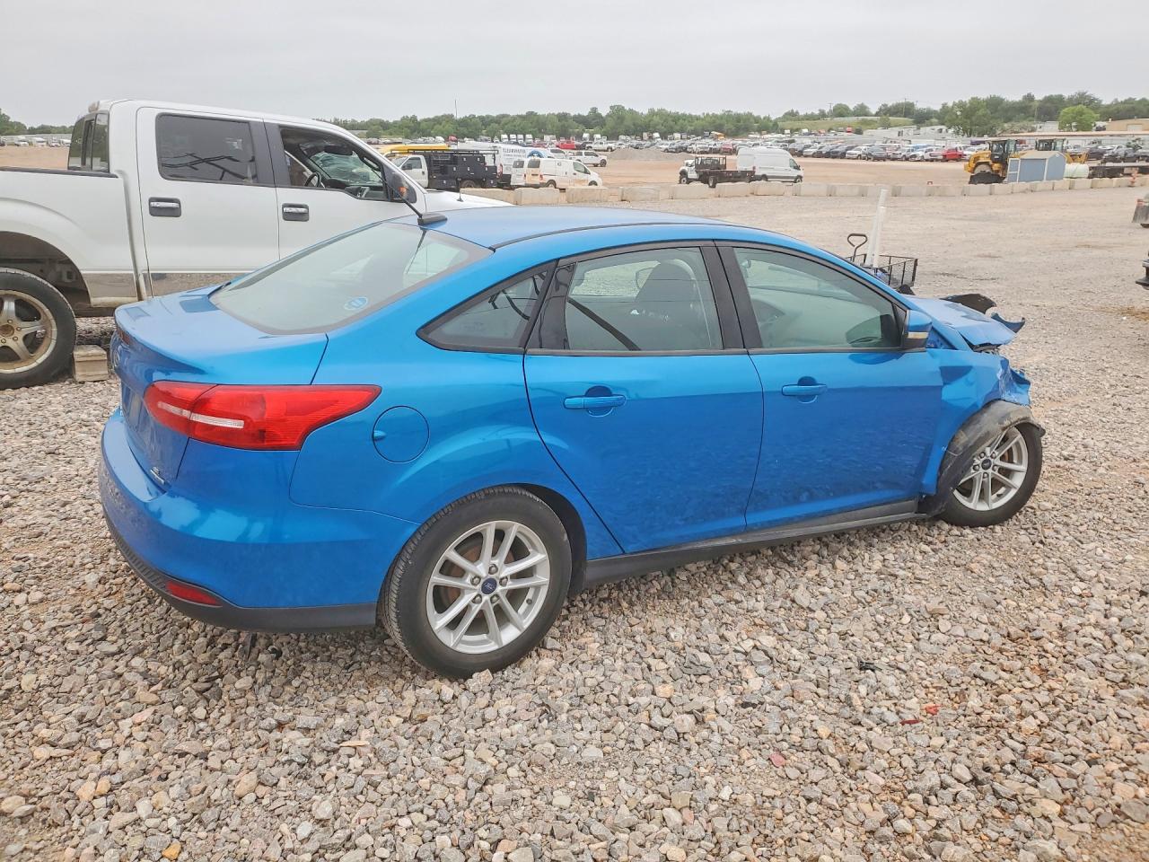 2015 Ford Focus Se Blue vin: 1FADP3F24FL274578