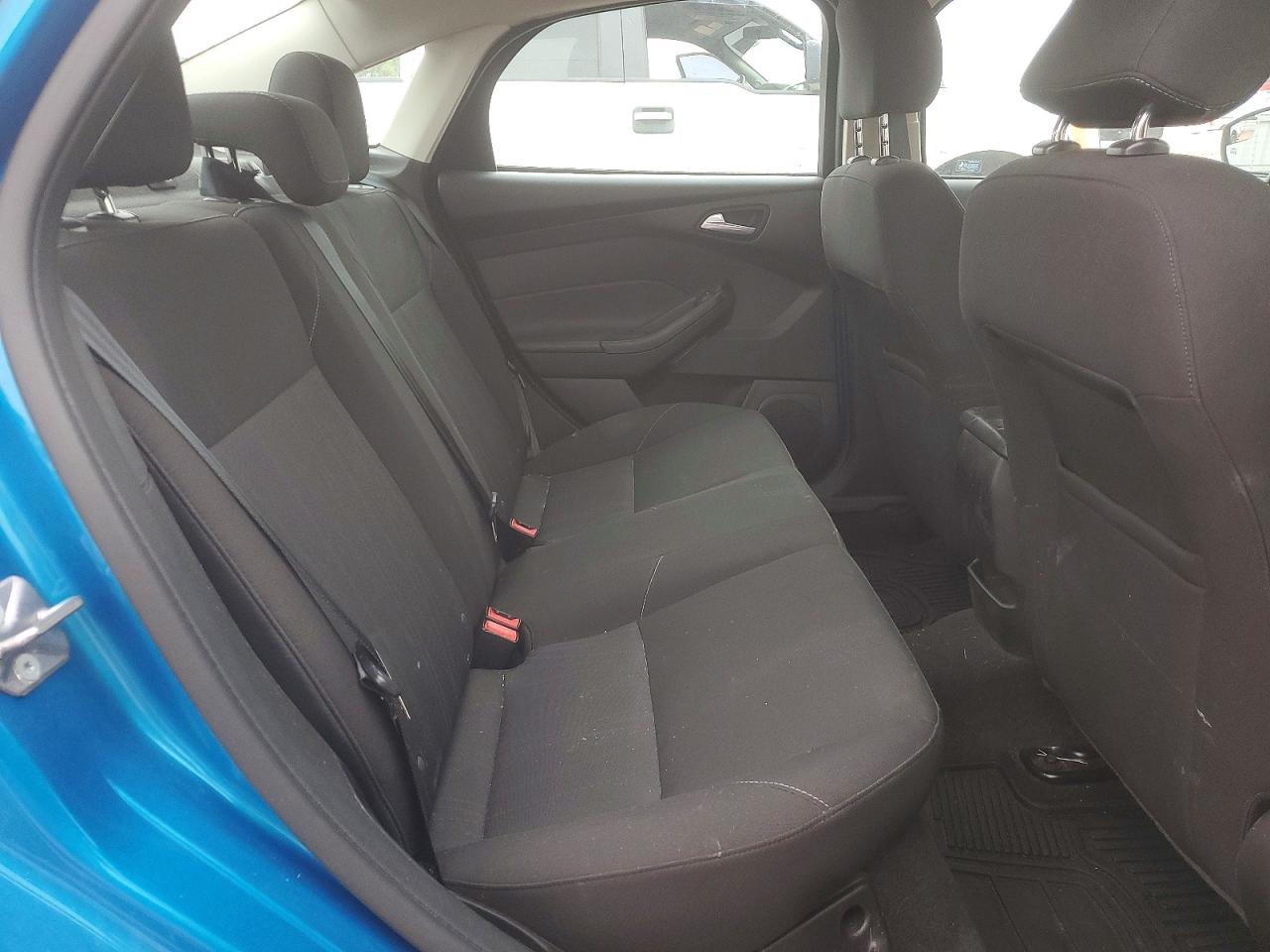 2015 Ford Focus Se Blue vin: 1FADP3F24FL274578