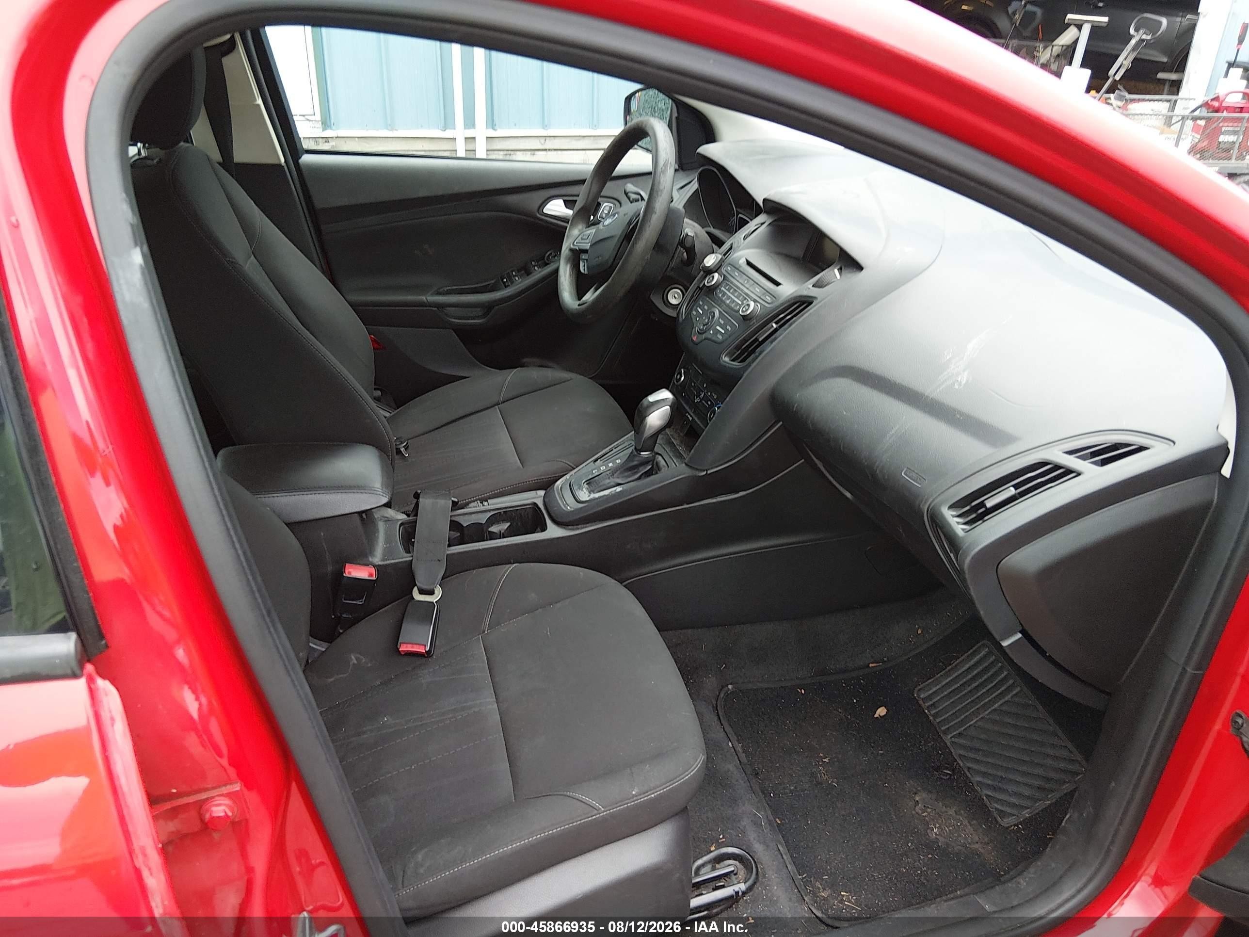 2015 Ford Focus Se Red vin: 1FADP3F24FL276332
