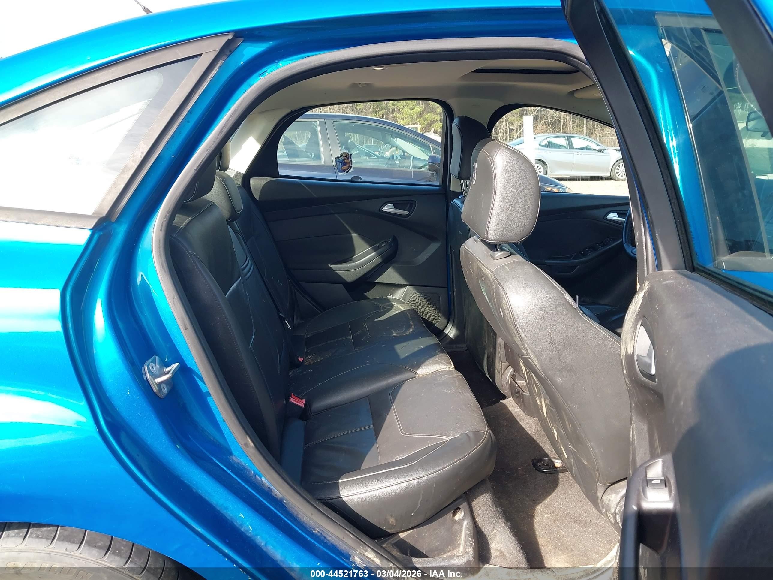 2015 Ford Focus Se Blue vin: 1FADP3F24FL291591