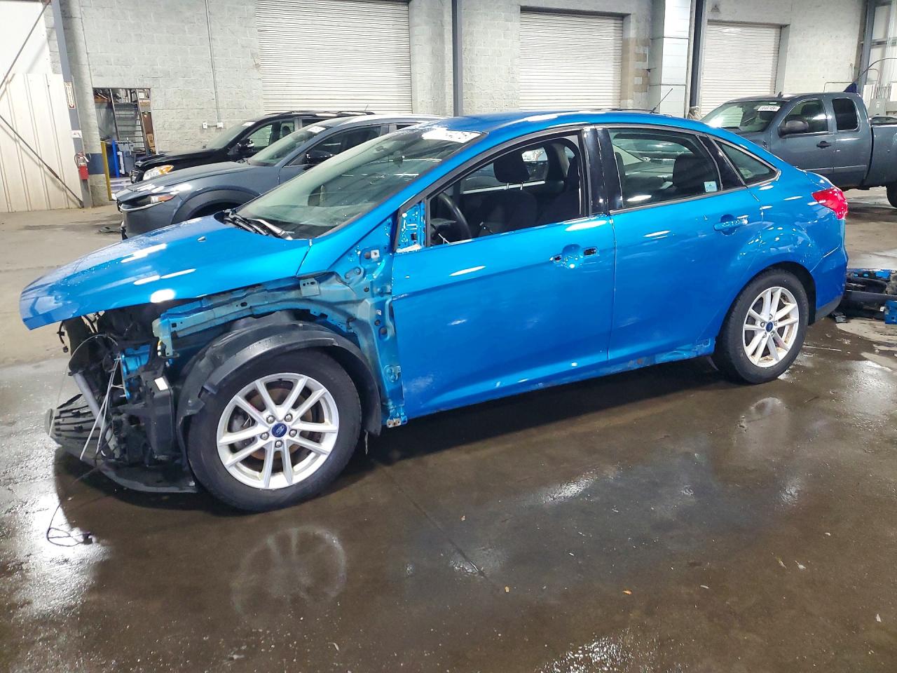 2015 Ford Focus Se Blue vin: 1FADP3F24FL294118