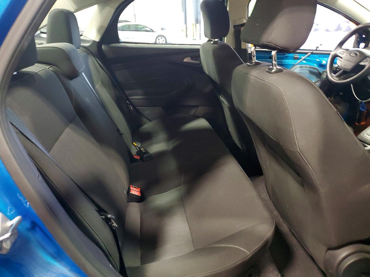 2015 Ford Focus Se Blue vin: 1FADP3F24FL294118