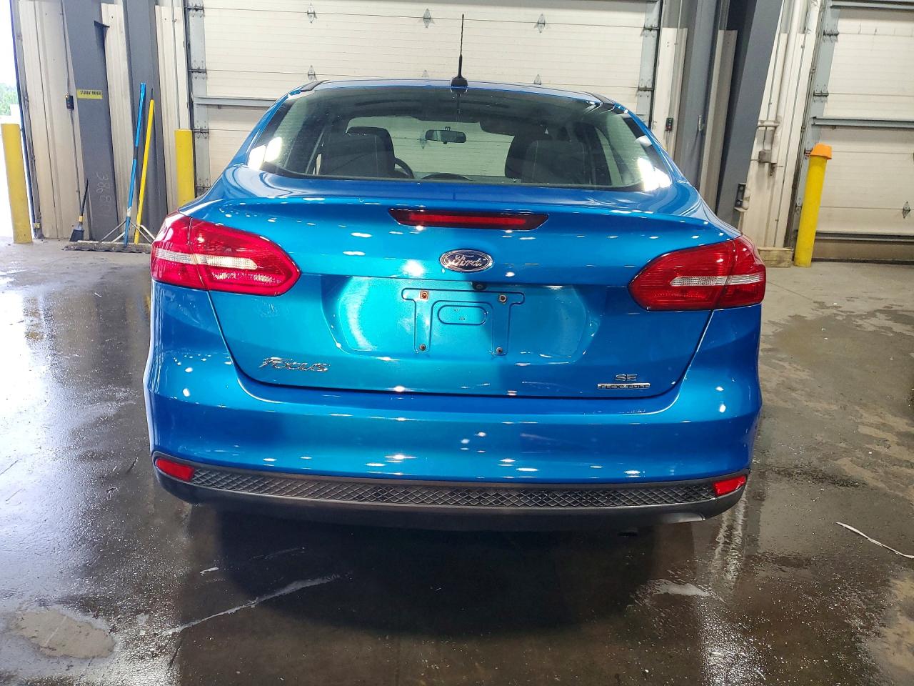2015 Ford Focus Se Blue vin: 1FADP3F24FL294118