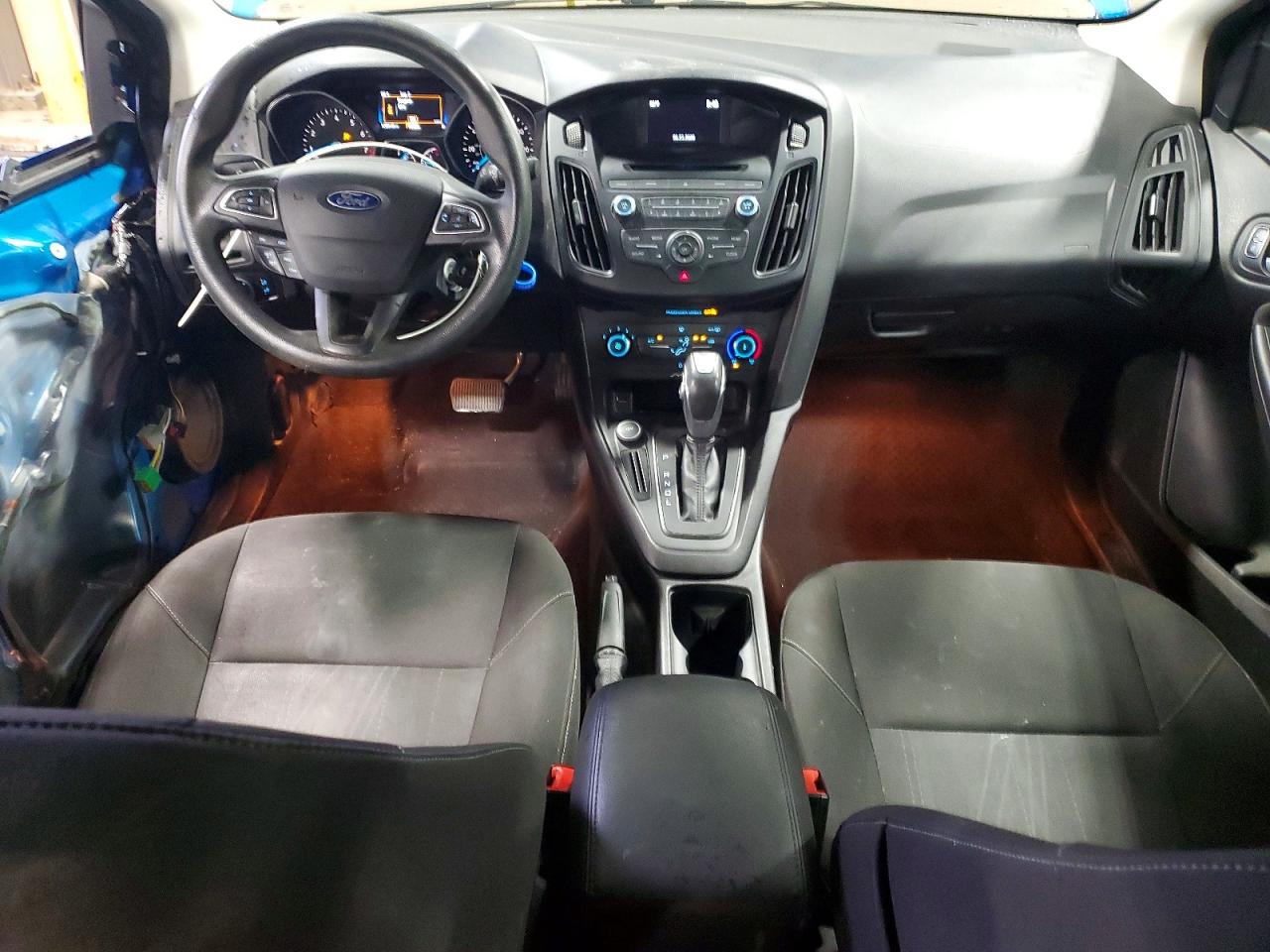 2015 Ford Focus Se Blue vin: 1FADP3F24FL294118