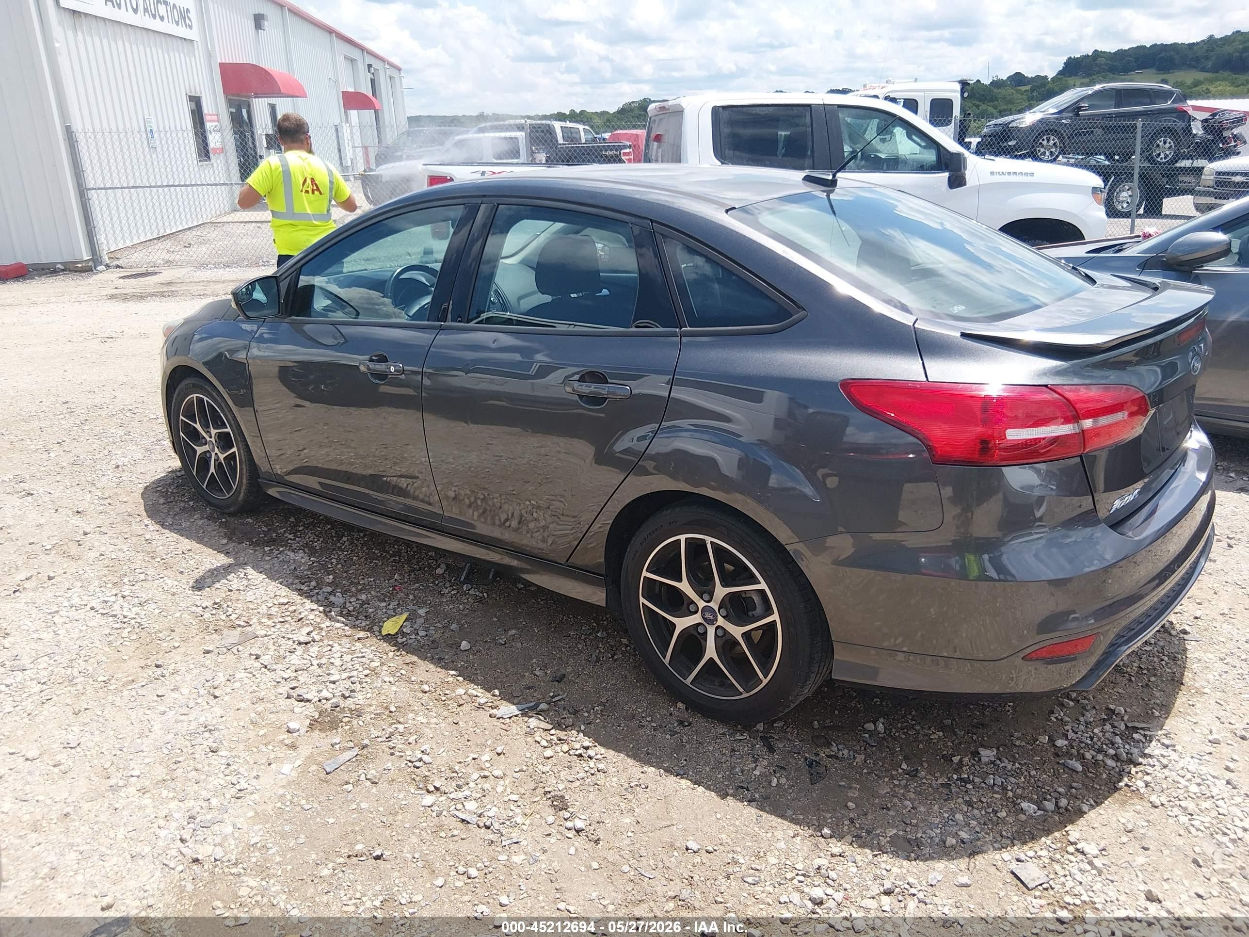 2015 Ford Focus Se Gray vin: 1FADP3F24FL300029