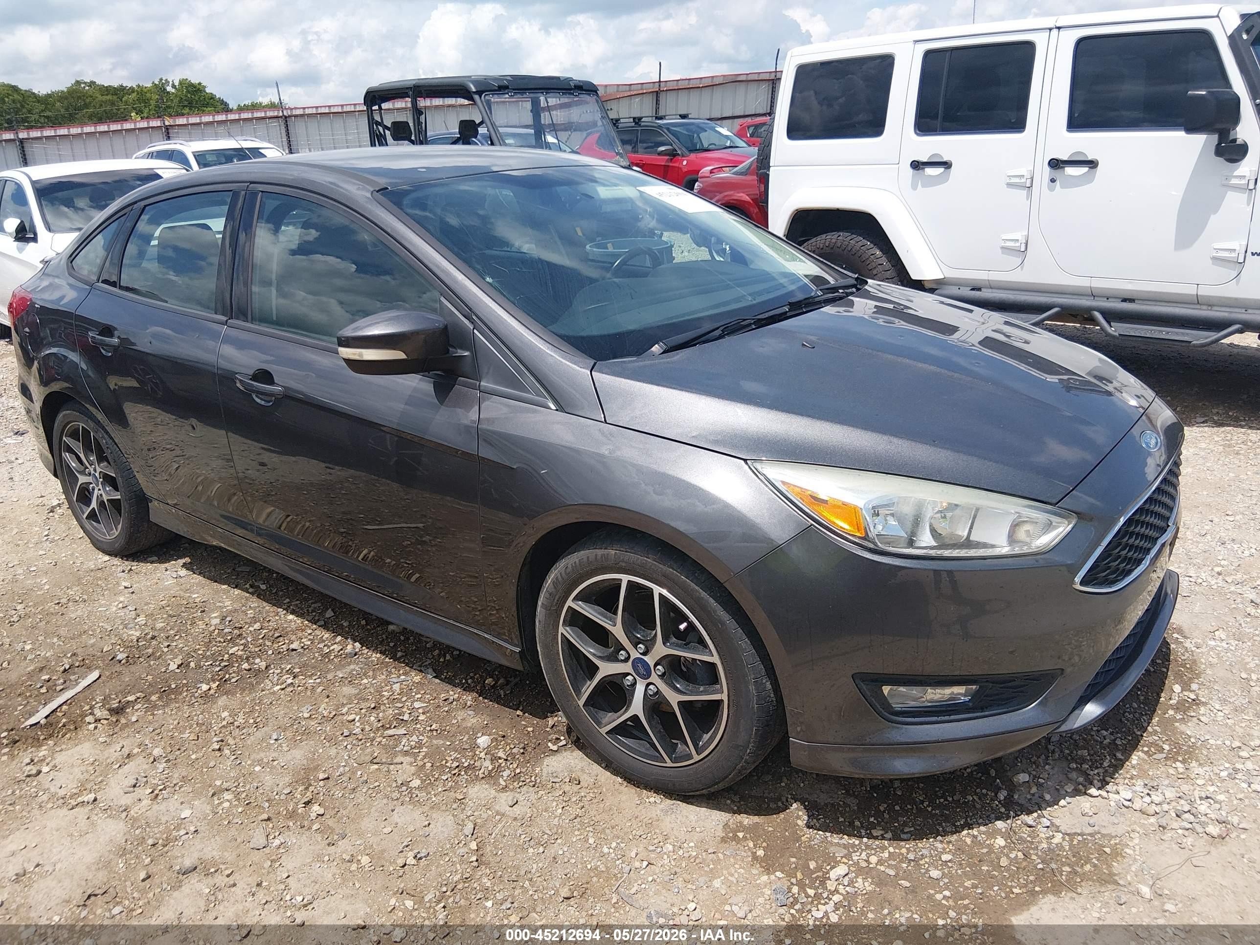 2015 Ford Focus Se Gray vin: 1FADP3F24FL300029