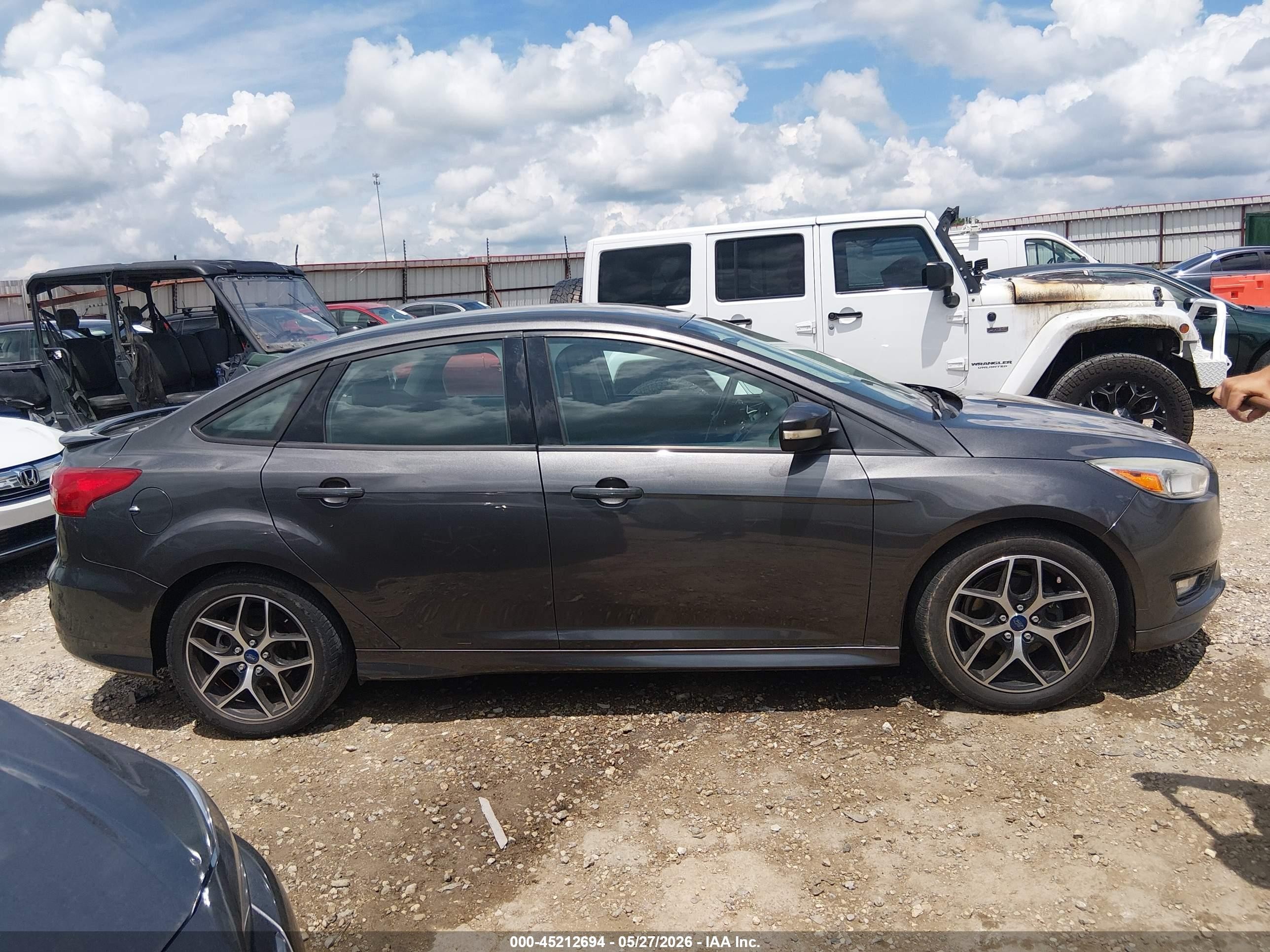 2015 Ford Focus Se Gray vin: 1FADP3F24FL300029