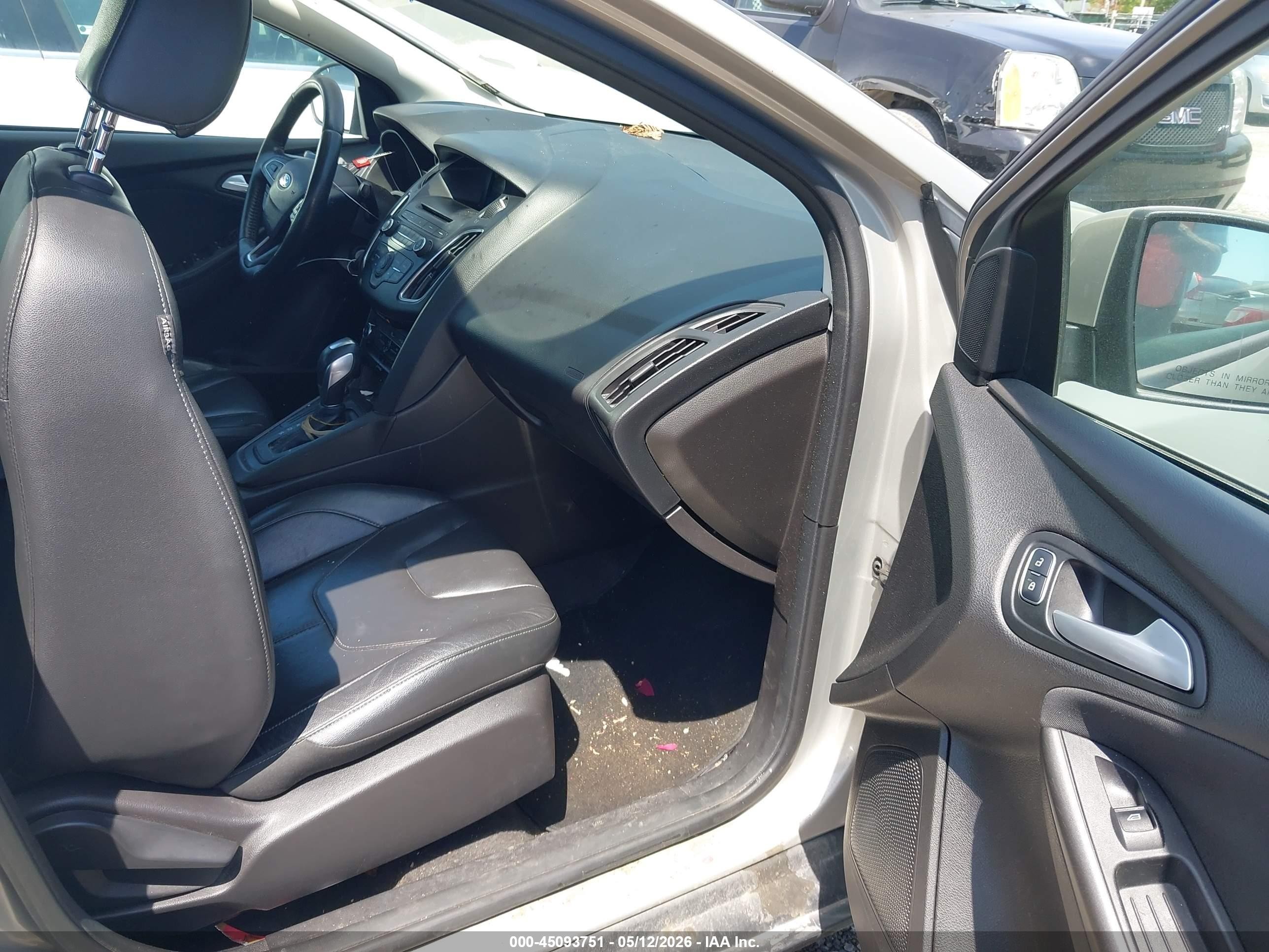 2015 Ford Focus Se Tan vin: 1FADP3F24FL302198