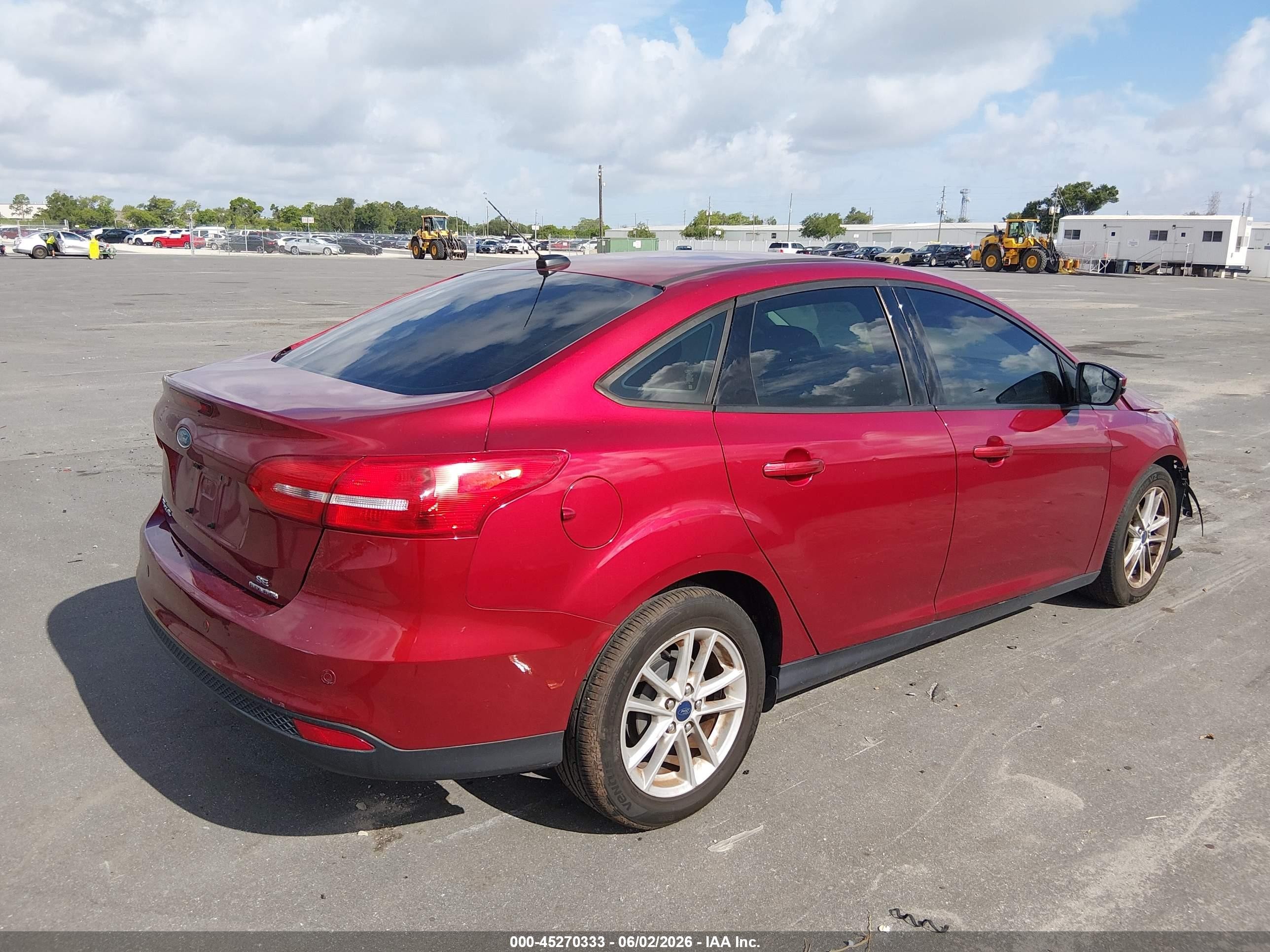 2015 Ford Focus Se Красный vin: 1FADP3F24FL304579