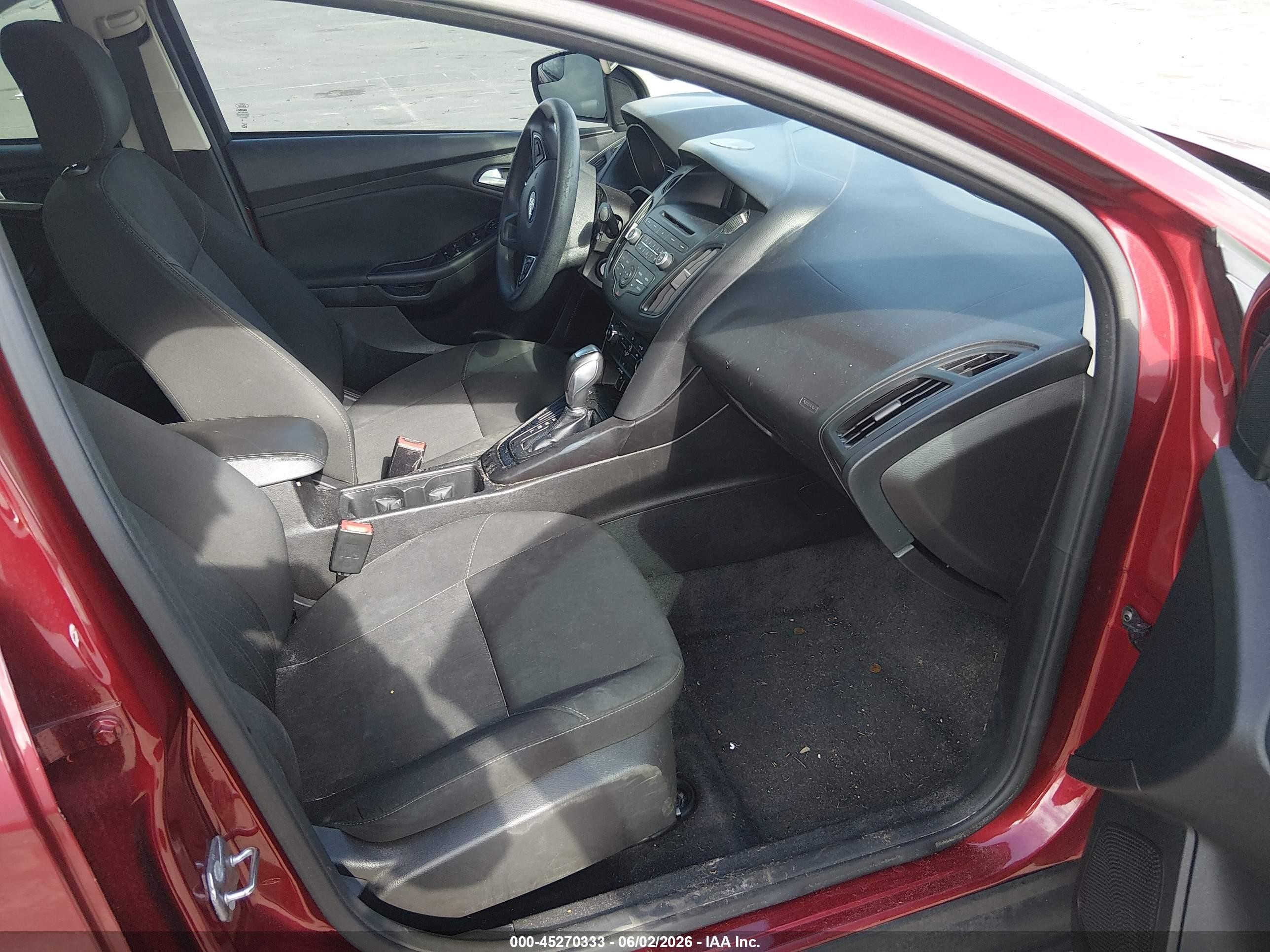2015 Ford Focus Se Красный vin: 1FADP3F24FL304579