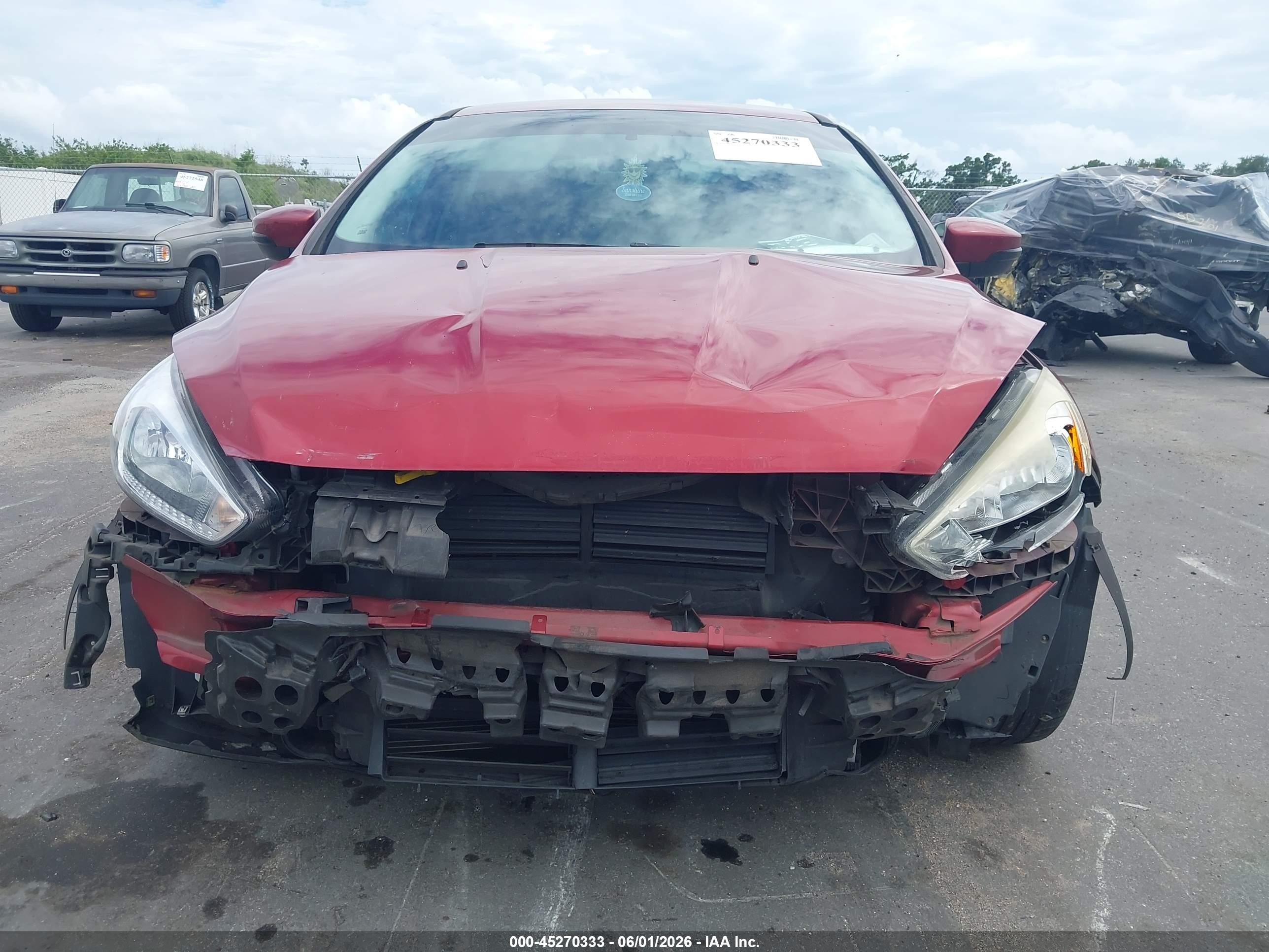 2015 Ford Focus Se Красный vin: 1FADP3F24FL304579
