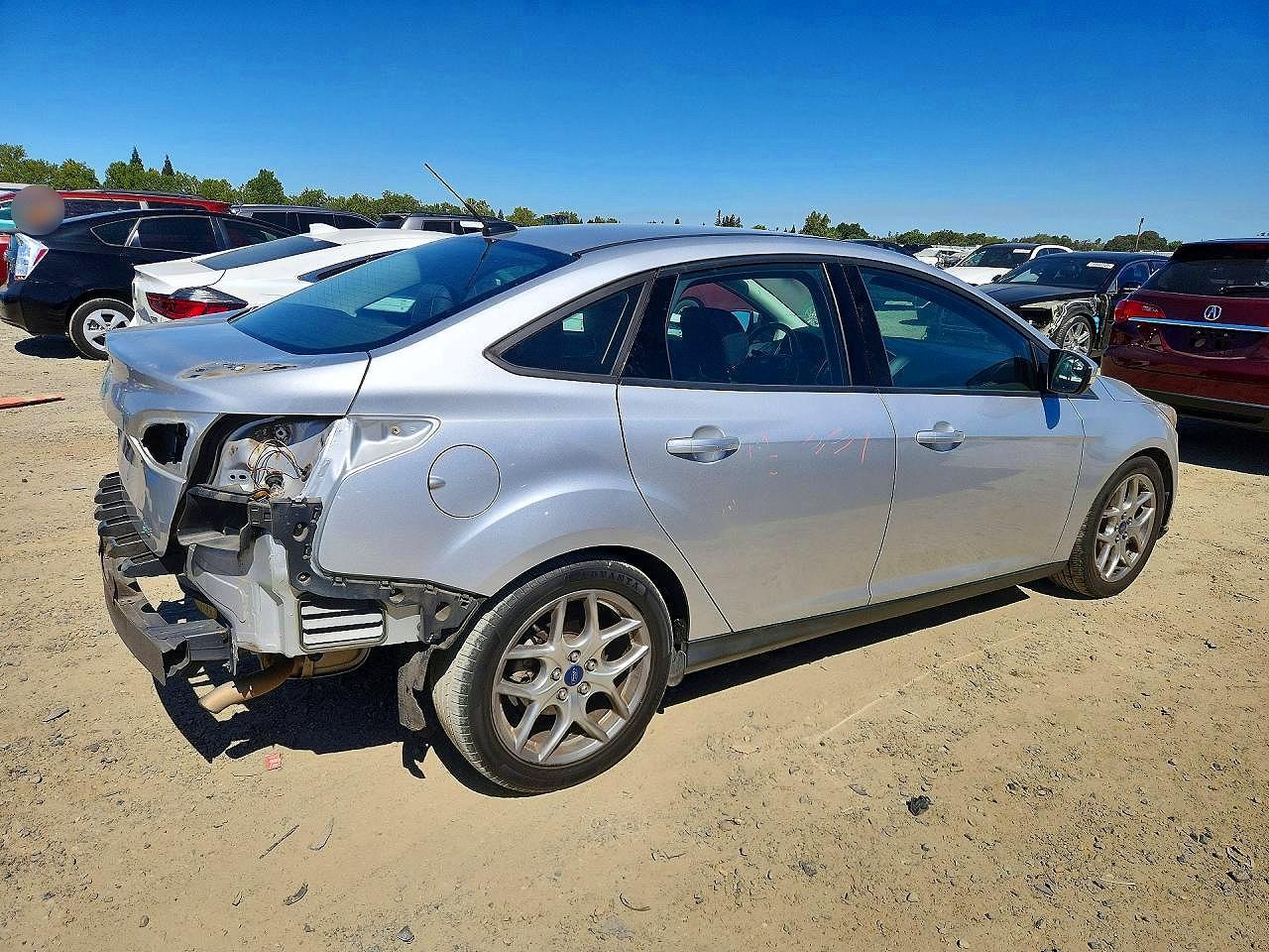 2015 Ford Focus Se Серебряный vin: 1FADP3F24FL306803