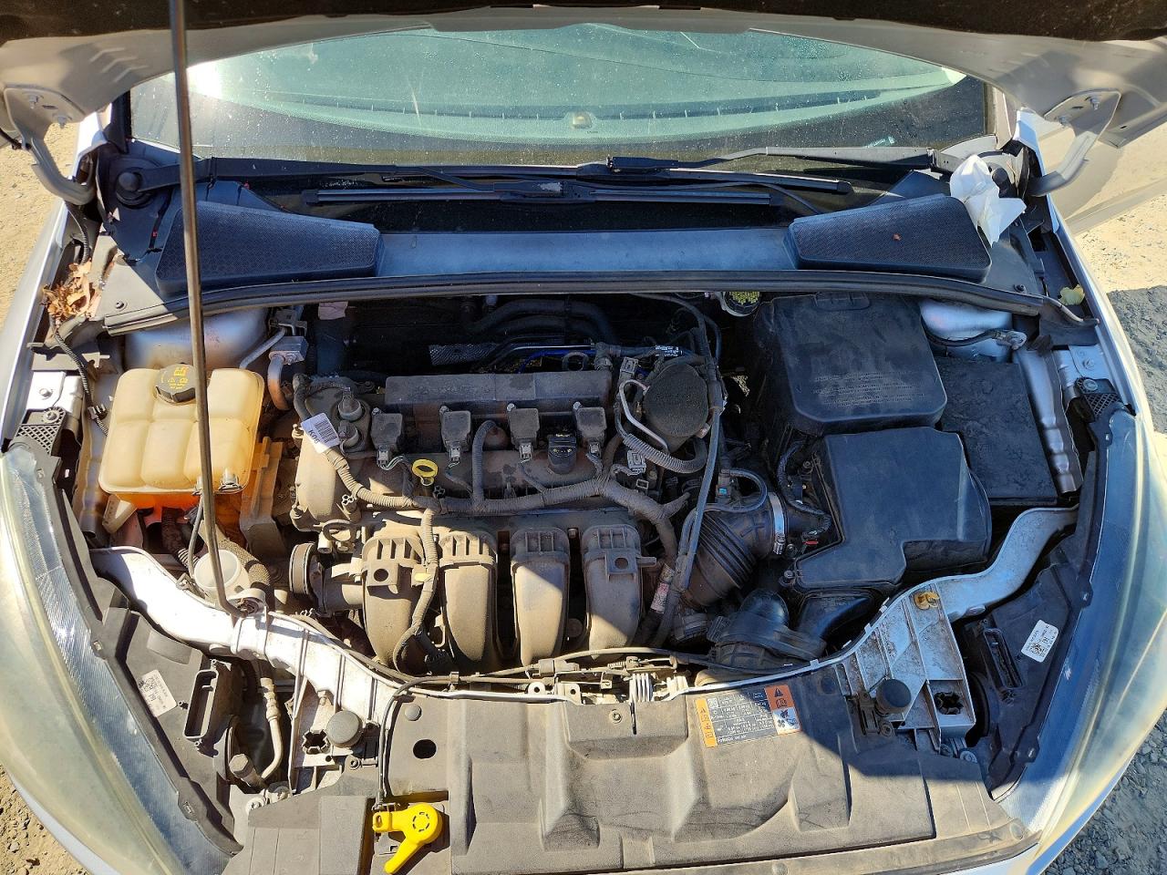 2015 Ford Focus Se Серебряный vin: 1FADP3F24FL306803
