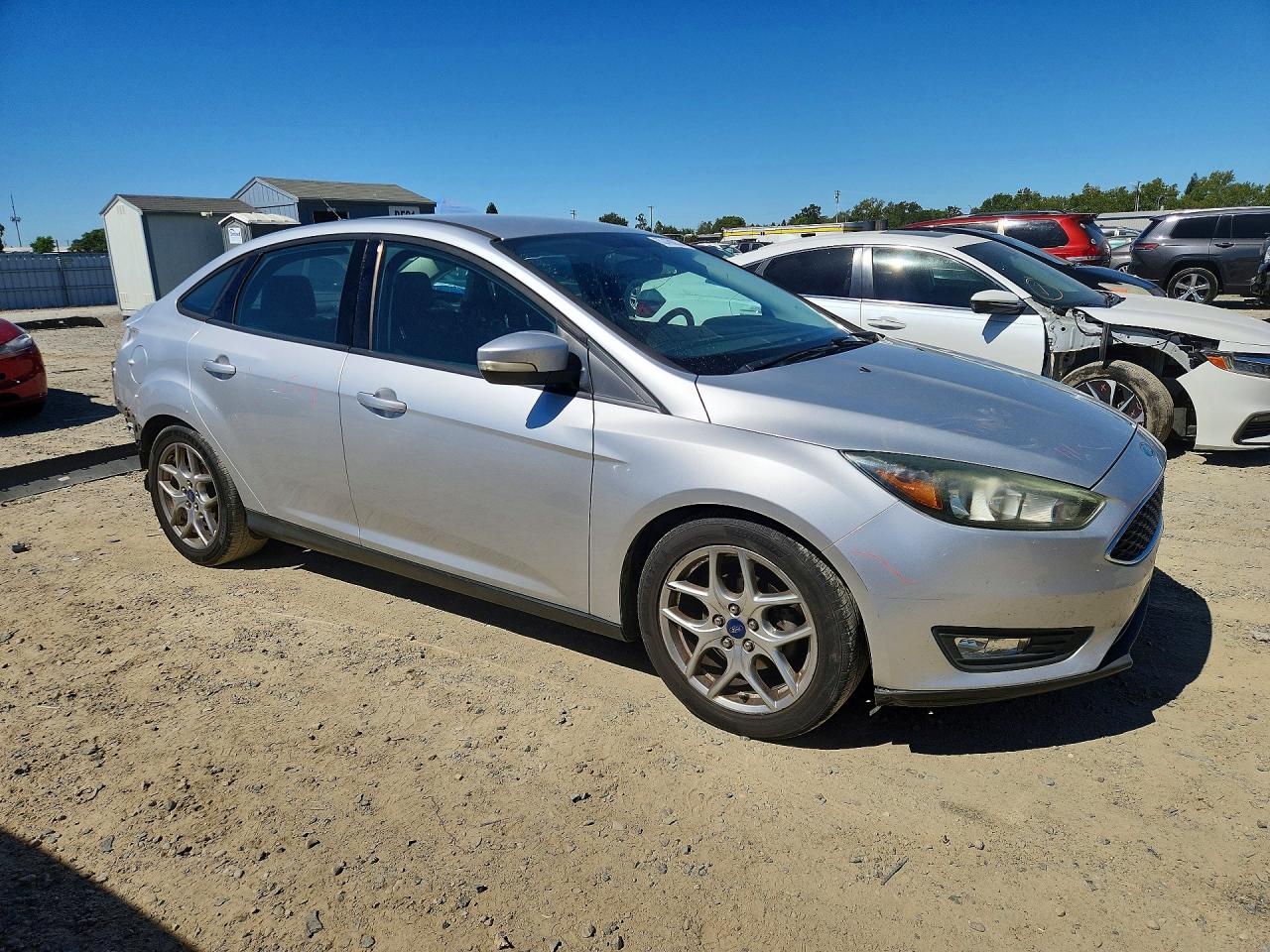 2015 Ford Focus Se Серебряный vin: 1FADP3F24FL306803