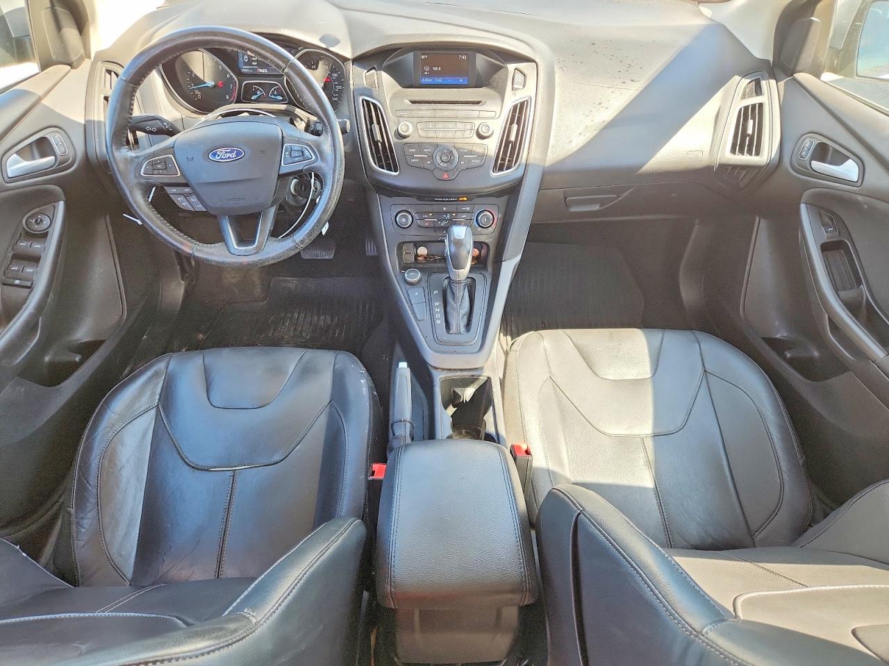 2015 Ford Focus Se Серебряный vin: 1FADP3F24FL306803
