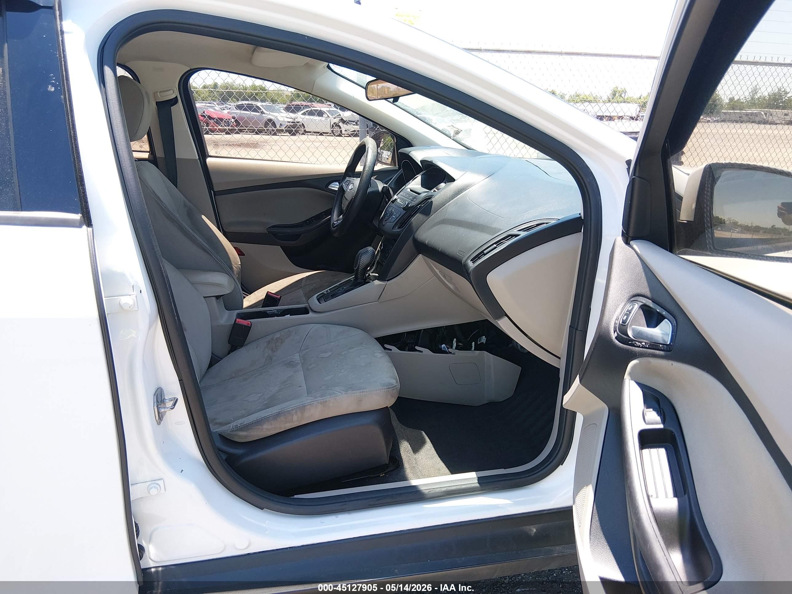 2015 Ford Focus Se White vin: 1FADP3F24FL318868