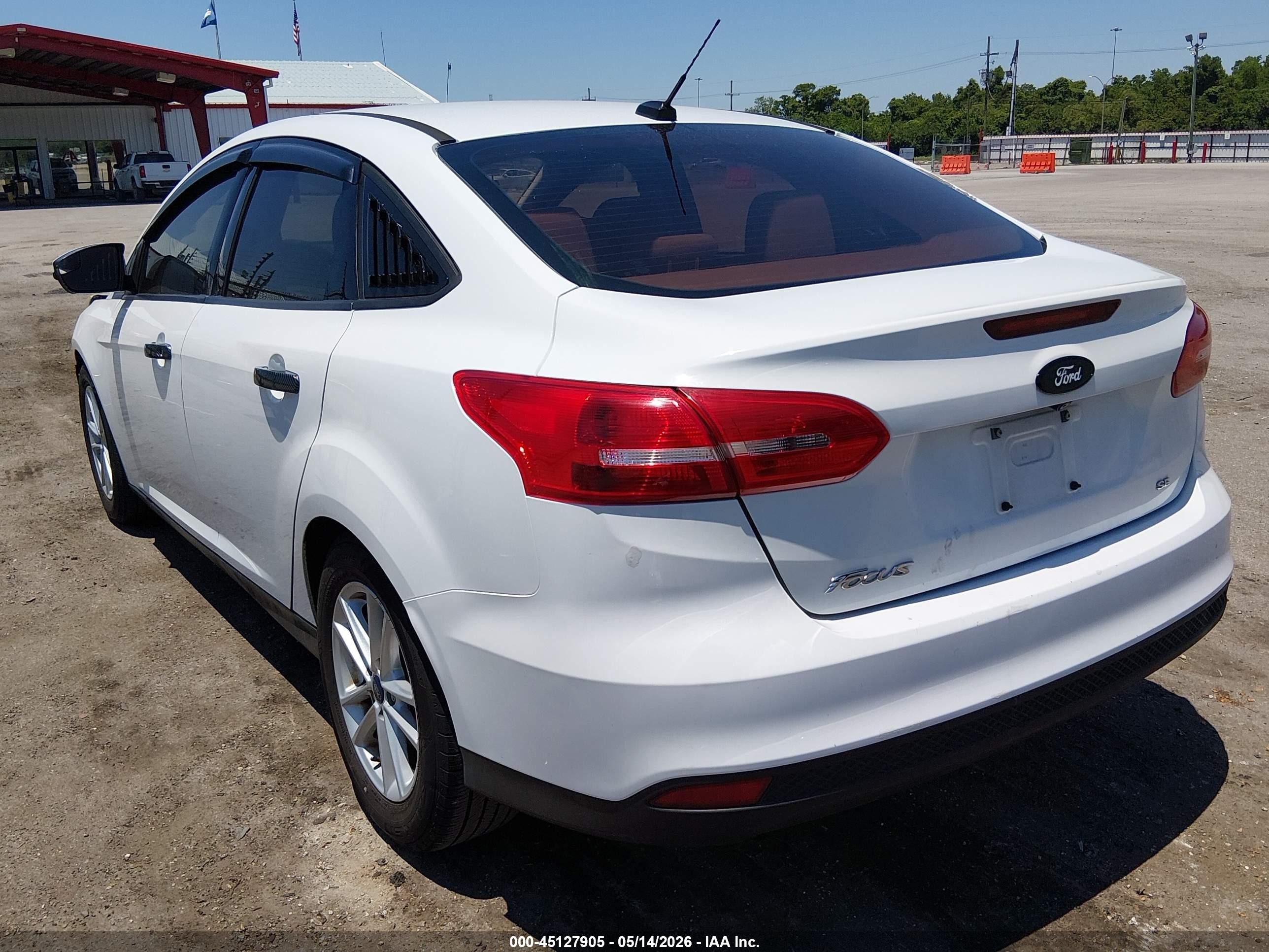 2015 Ford Focus Se White vin: 1FADP3F24FL318868