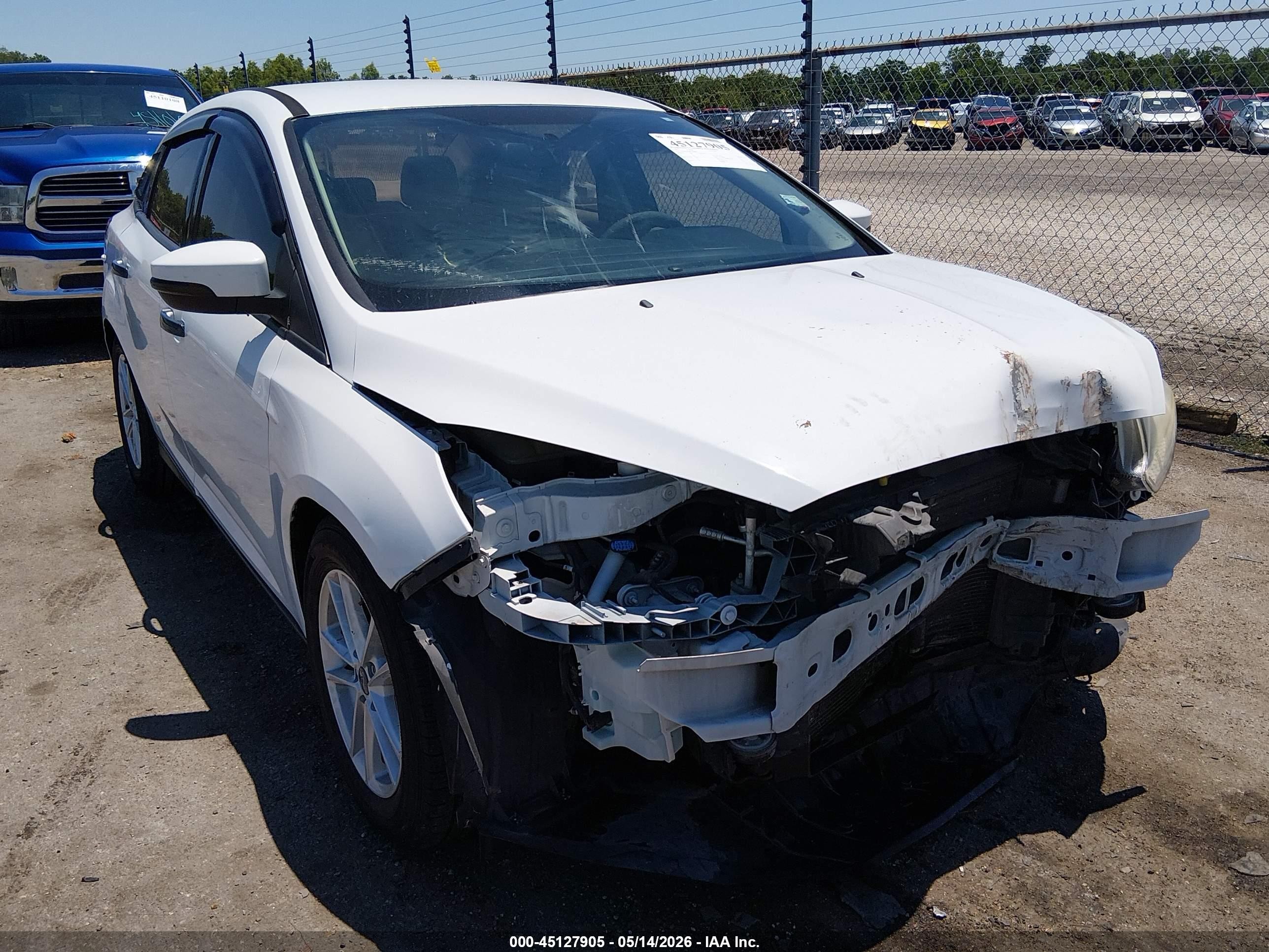 2015 Ford Focus Se White vin: 1FADP3F24FL318868