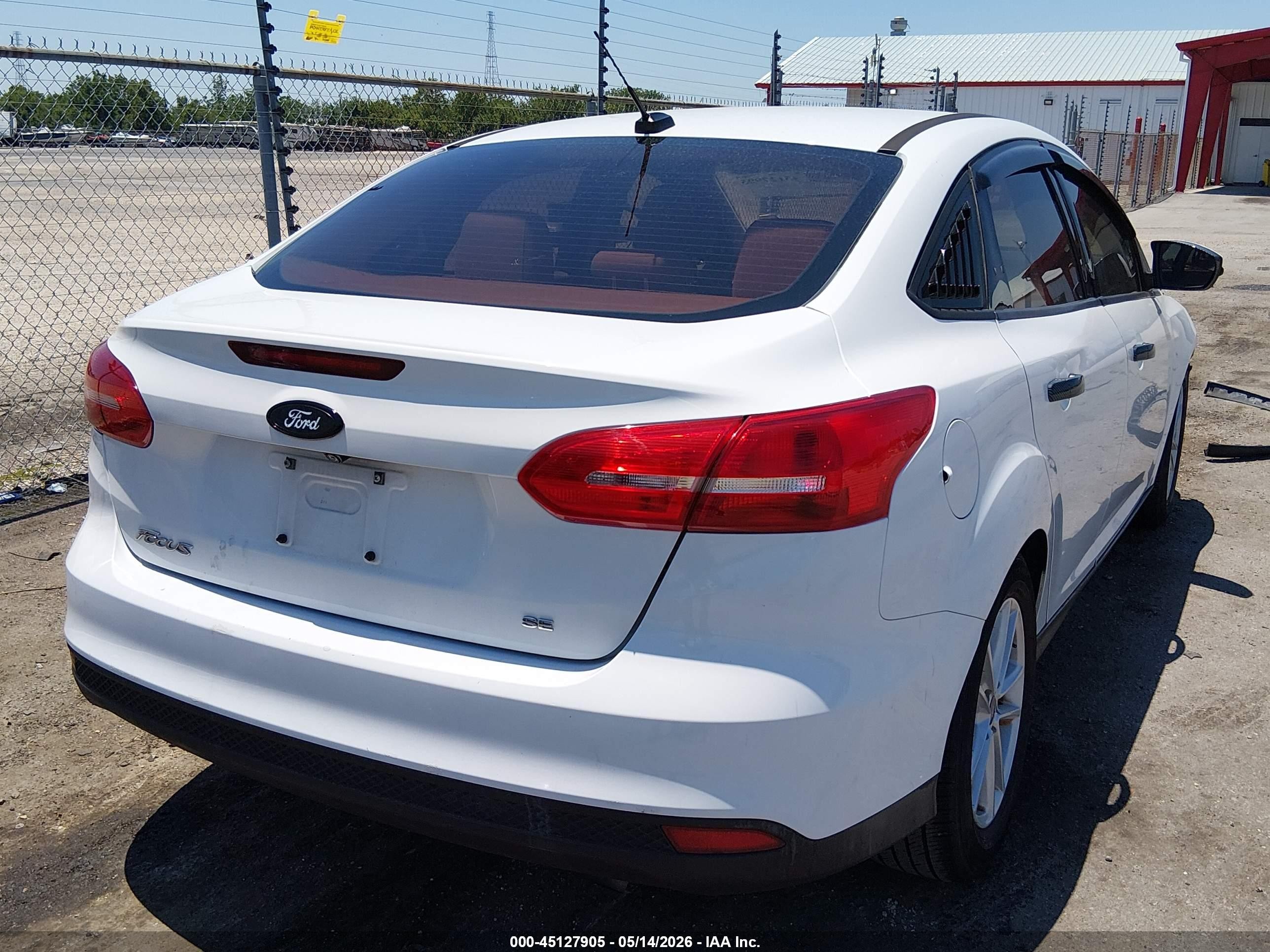 2015 Ford Focus Se White vin: 1FADP3F24FL318868