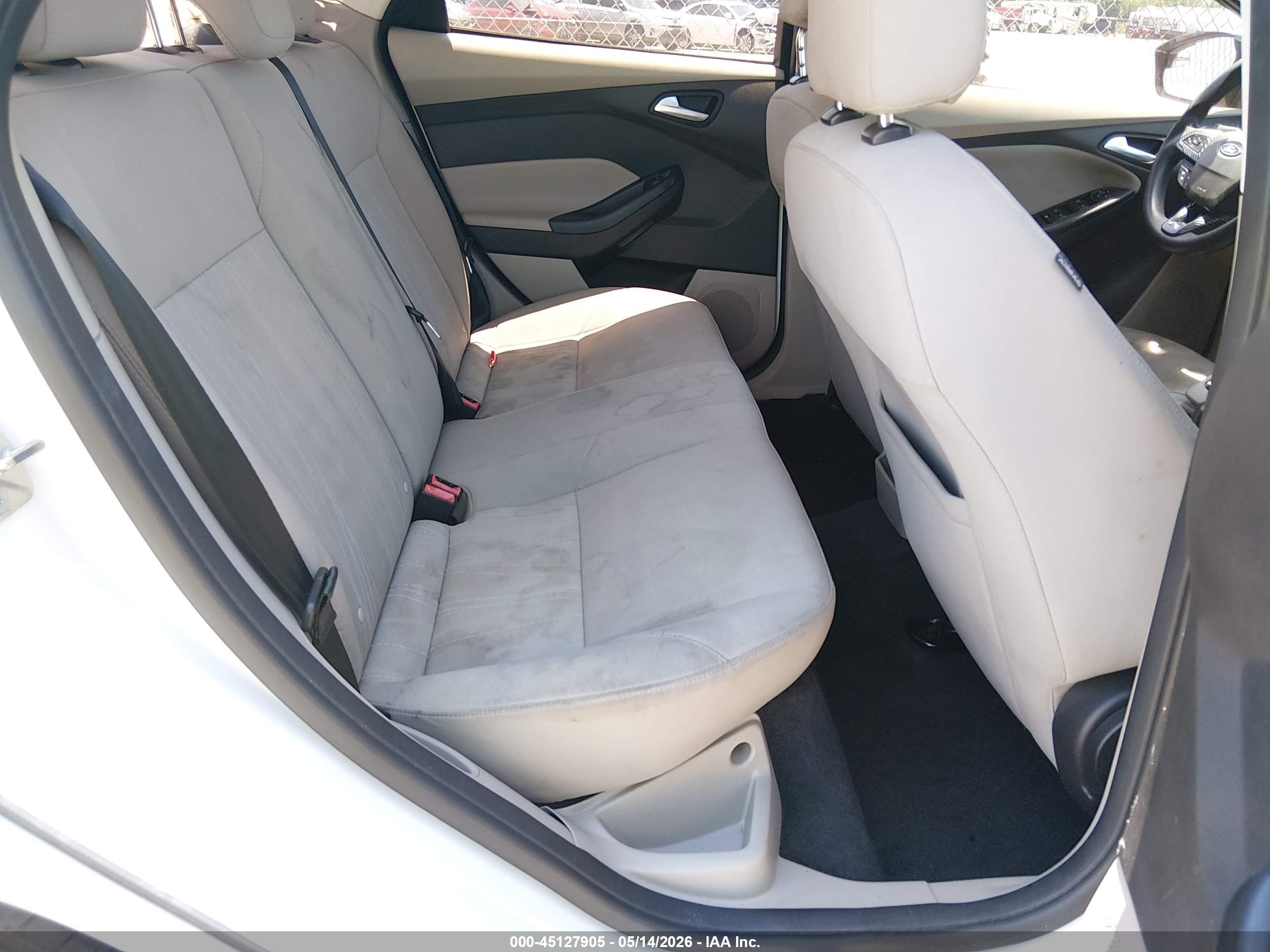 2015 Ford Focus Se White vin: 1FADP3F24FL318868