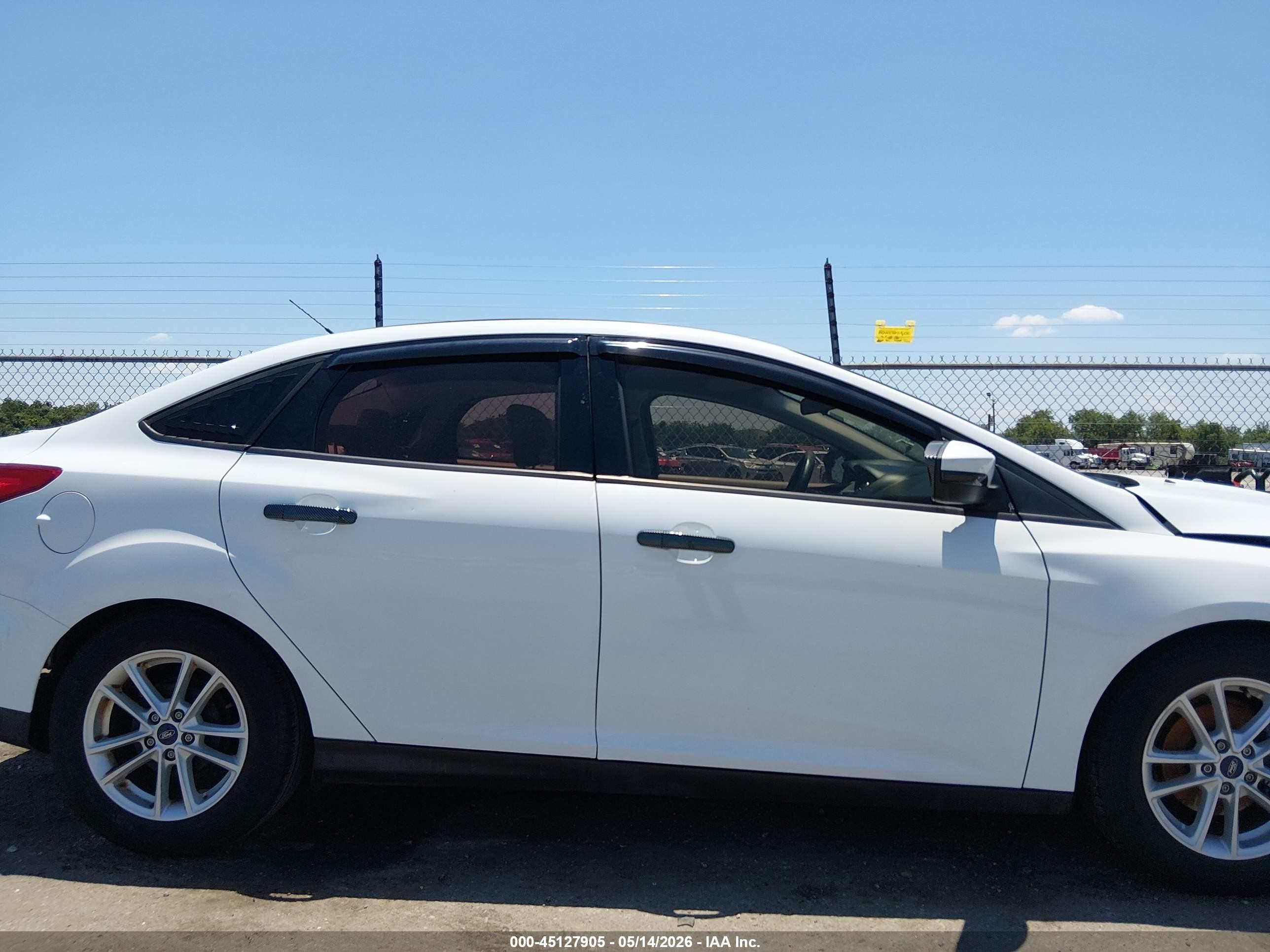 2015 Ford Focus Se White vin: 1FADP3F24FL318868