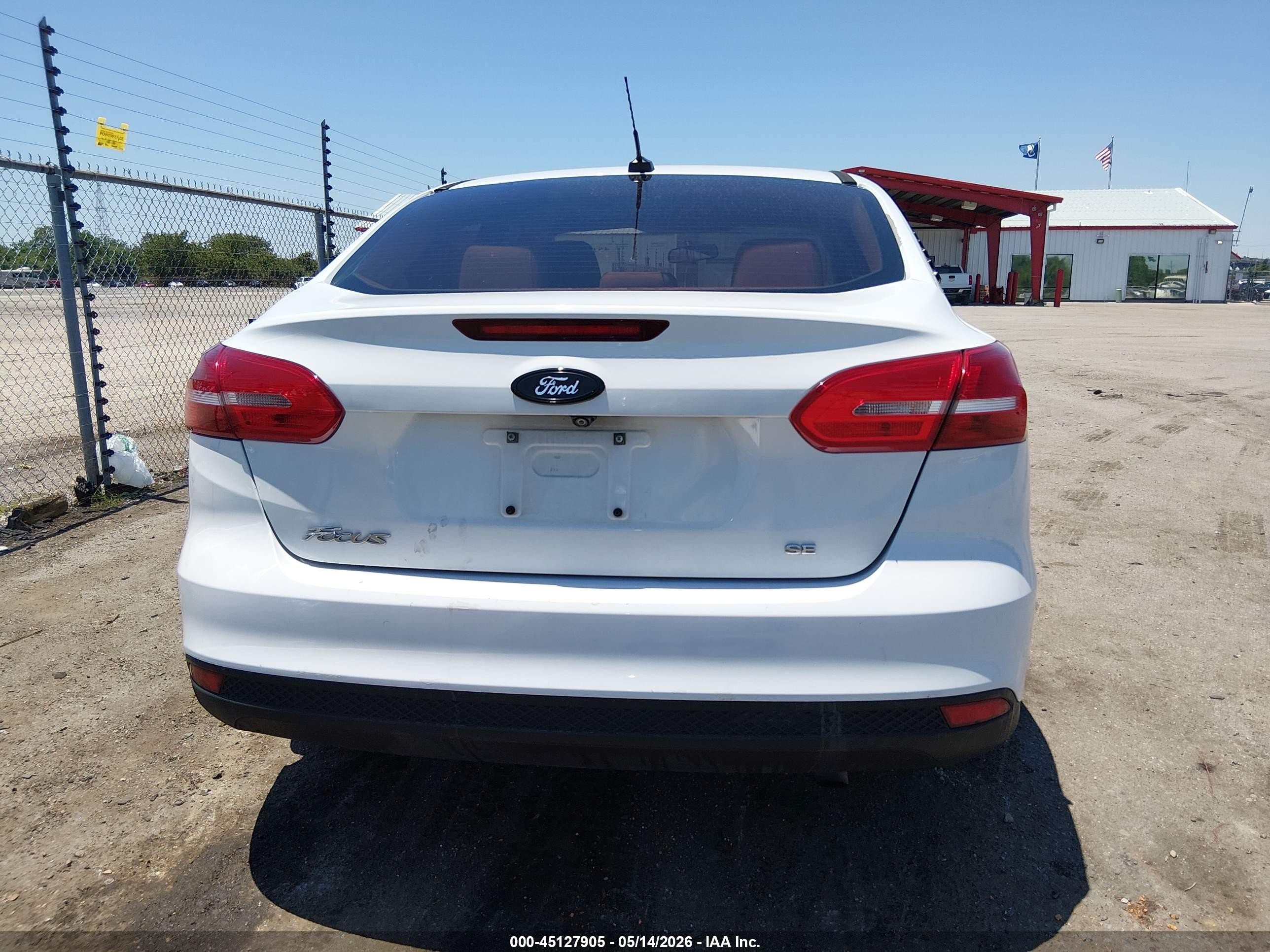 2015 Ford Focus Se White vin: 1FADP3F24FL318868
