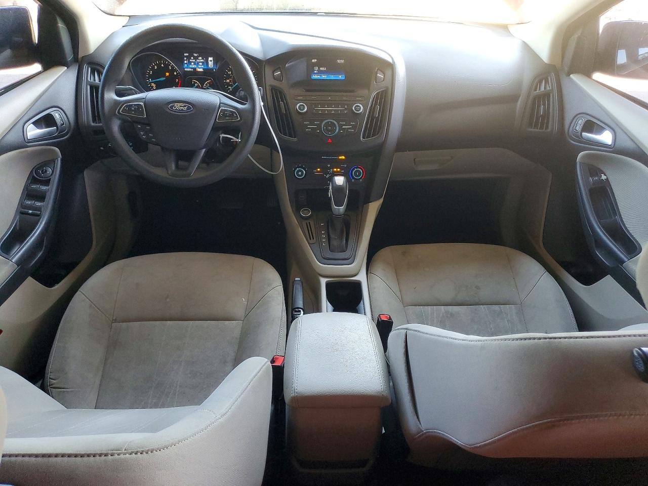 2015 Ford Focus Se Red vin: 1FADP3F24FL327442