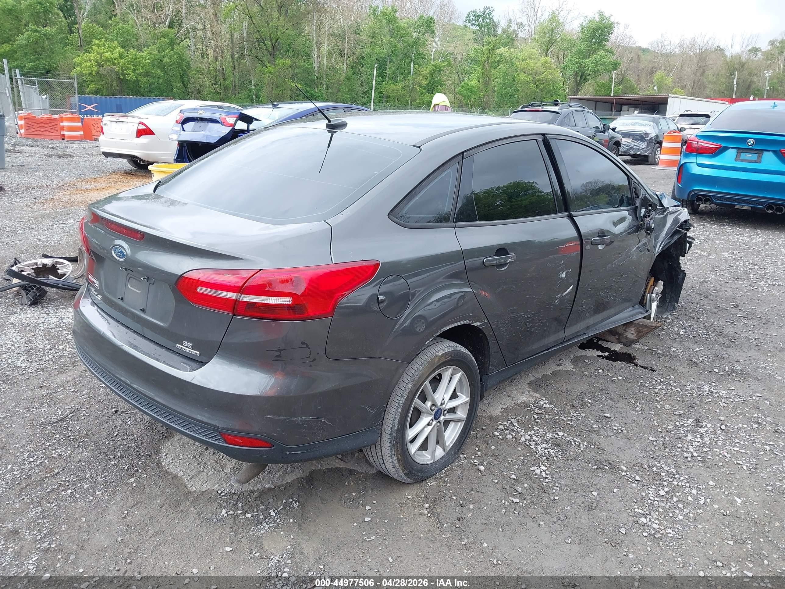 2015 Ford Focus Se Gray vin: 1FADP3F24FL339333