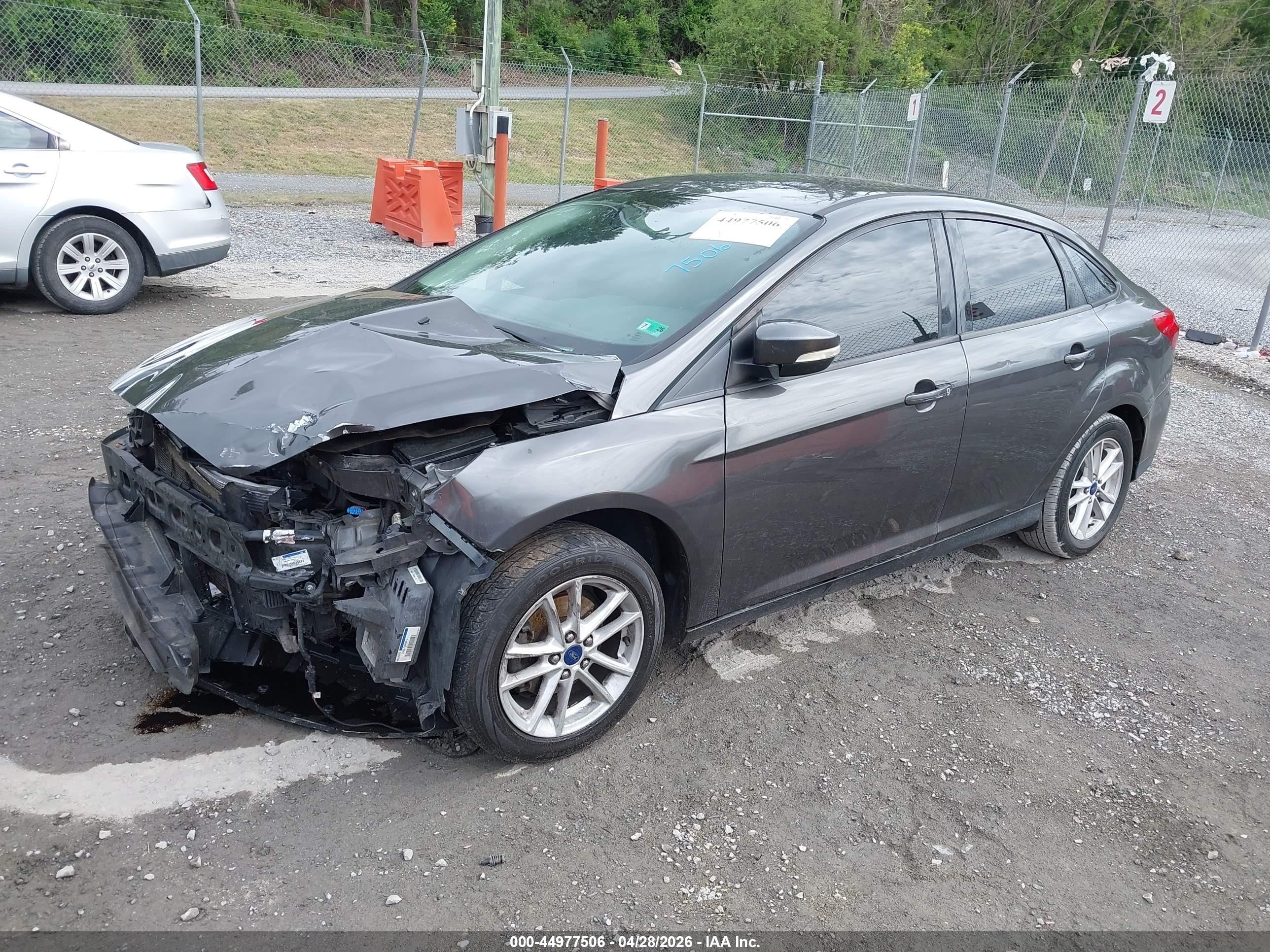 2015 Ford Focus Se Gray vin: 1FADP3F24FL339333