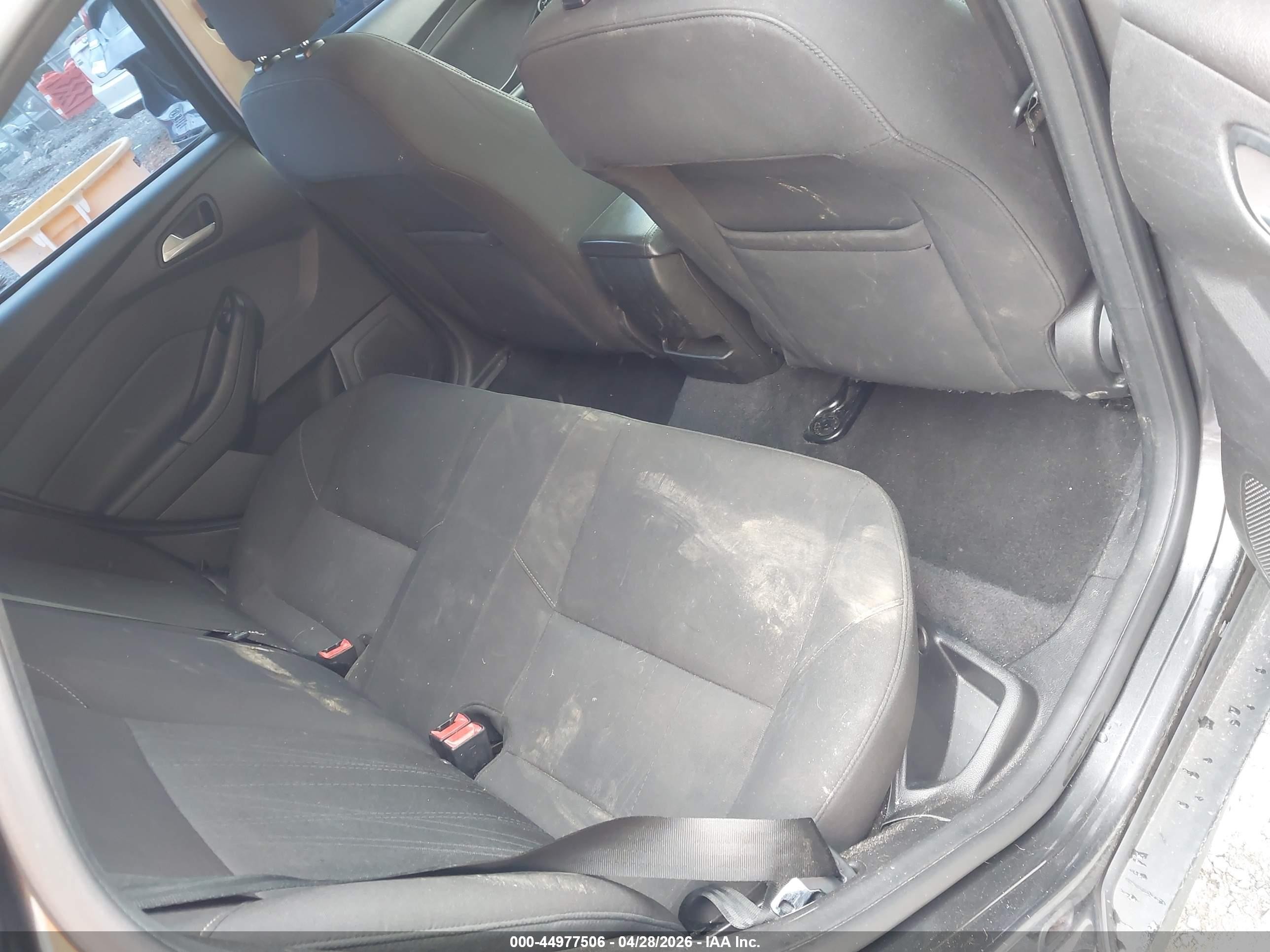 2015 Ford Focus Se Gray vin: 1FADP3F24FL339333