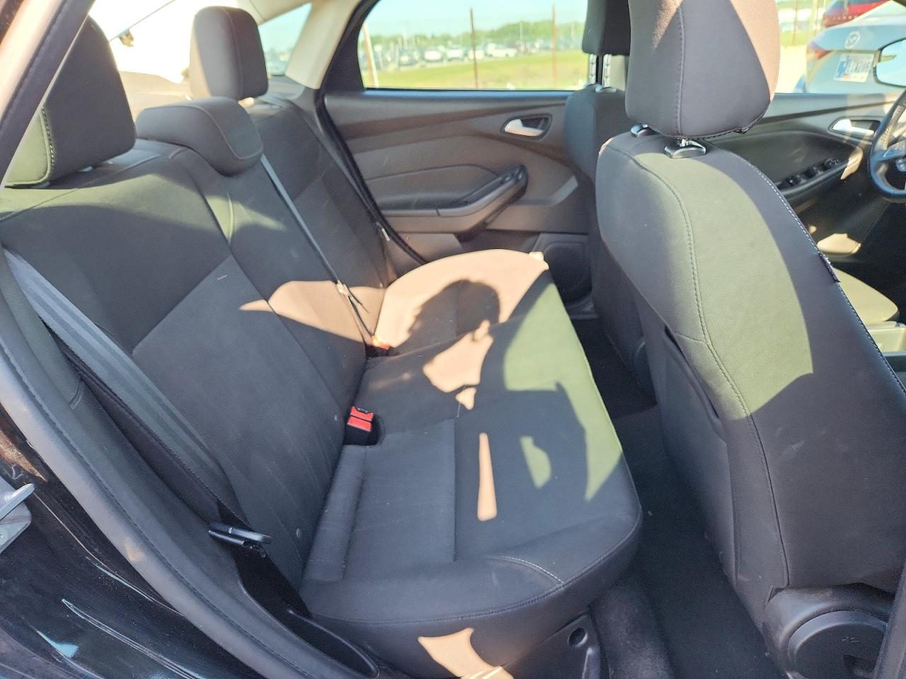 2015 Ford Focus Se Black vin: 1FADP3F24FL340627